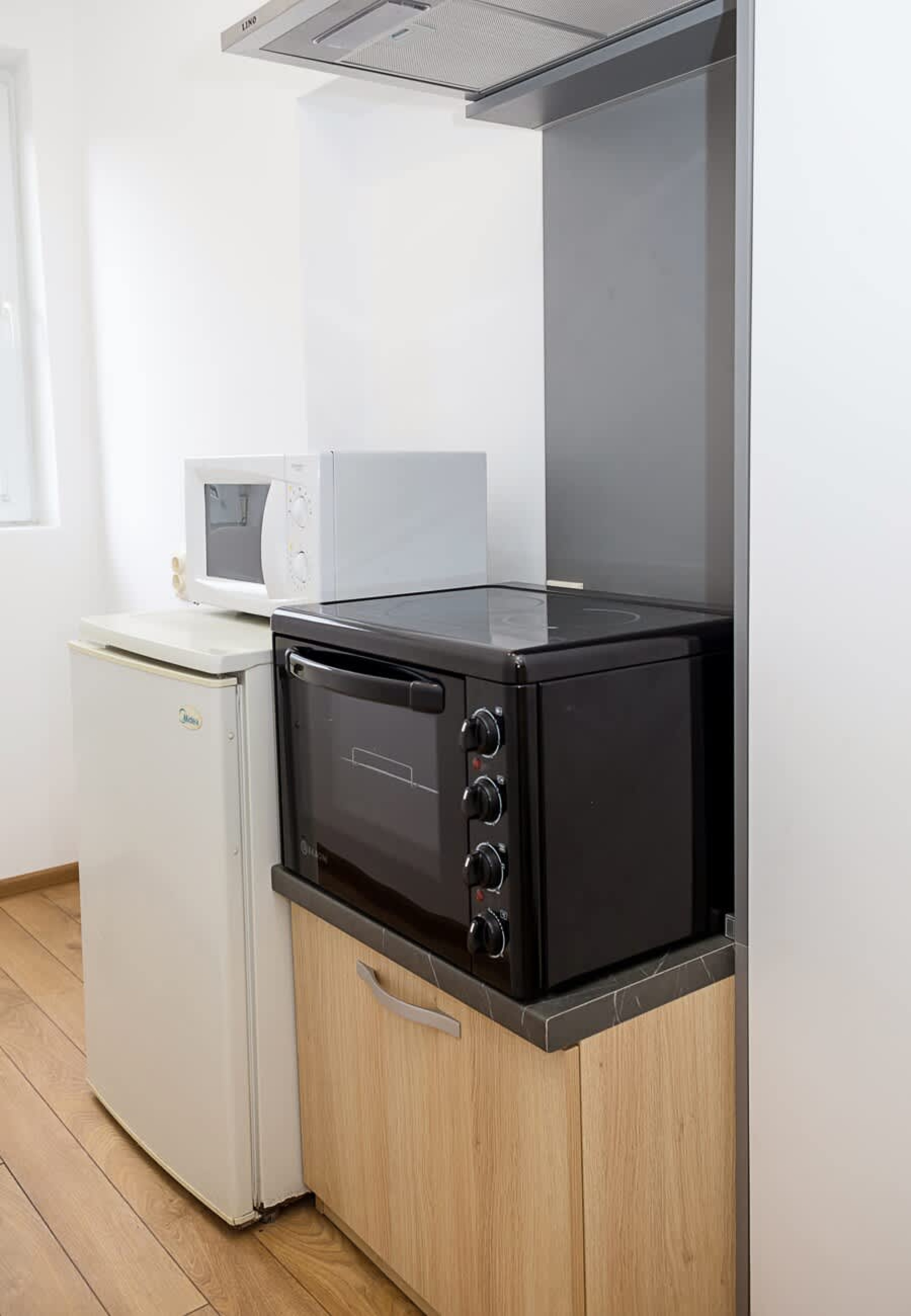 Scoutaround White Logo