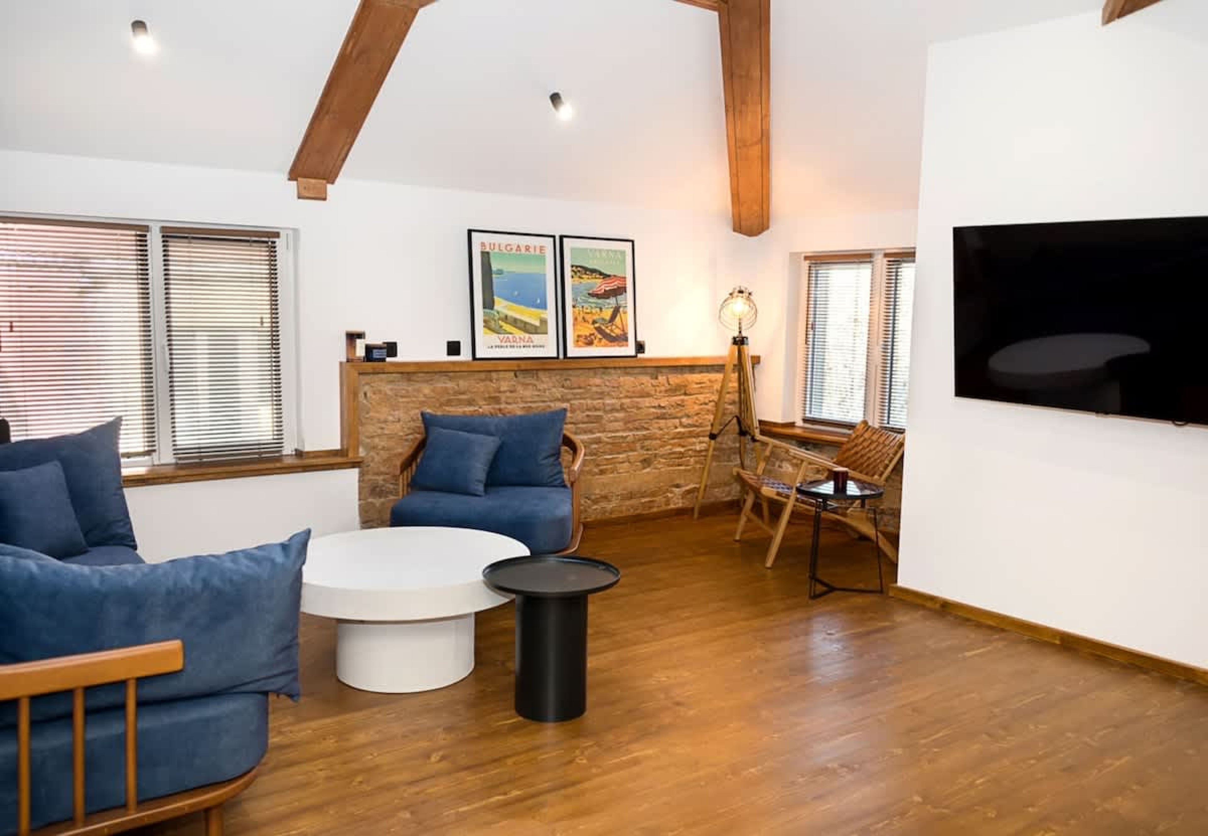 Stylish Maisonette Just Steps from the Sea Garden - Photo 6