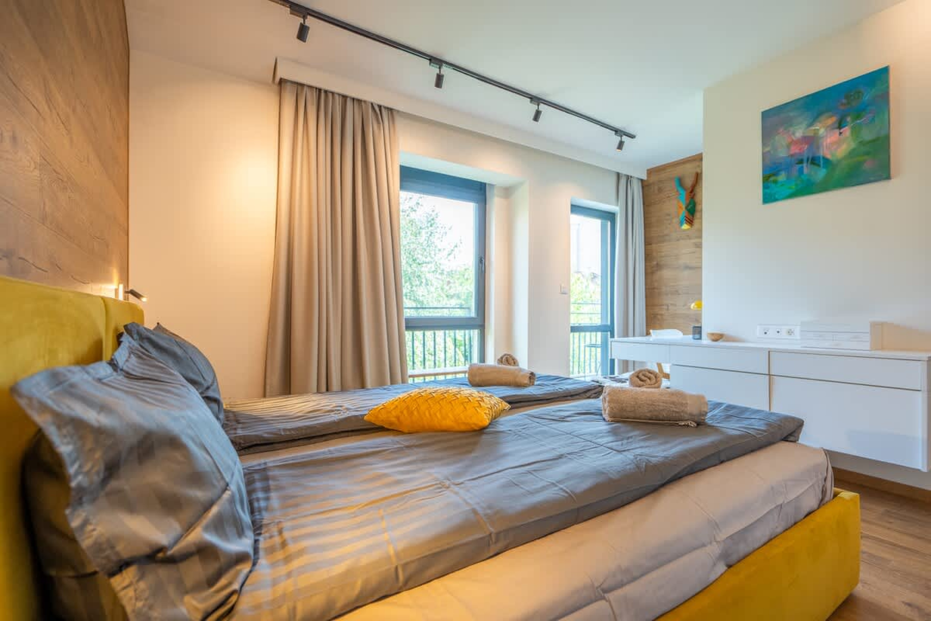 Scoutaround White Logo