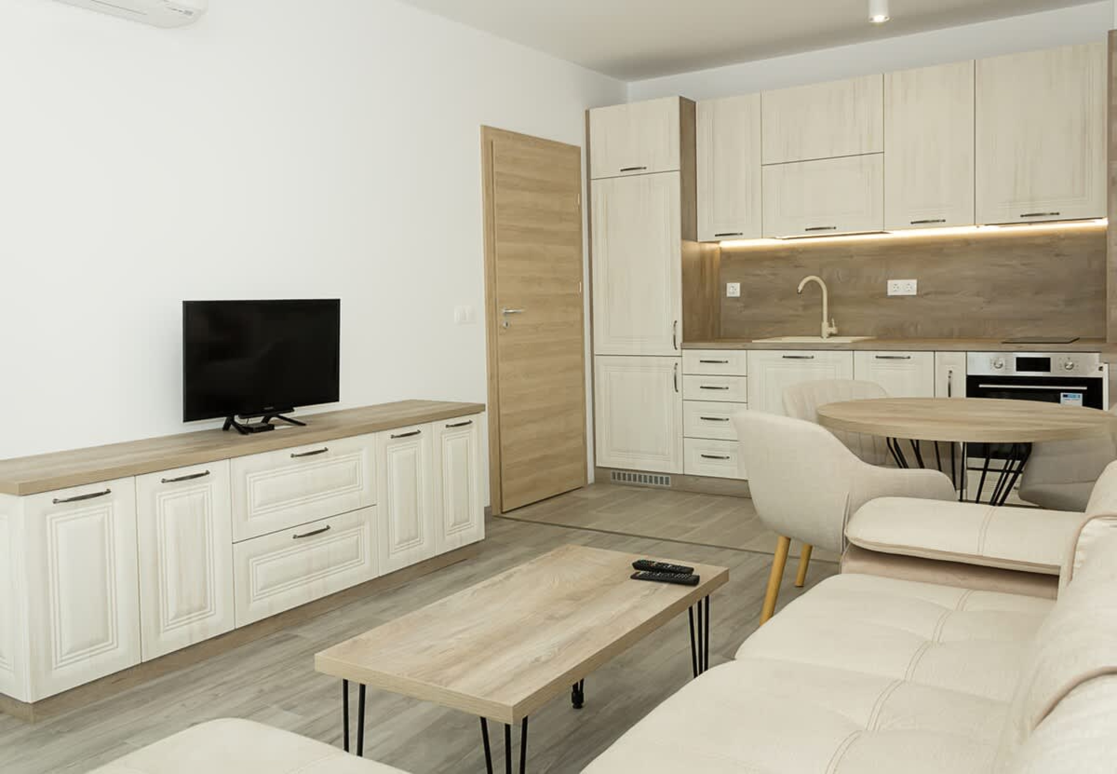 Scoutaround White Logo