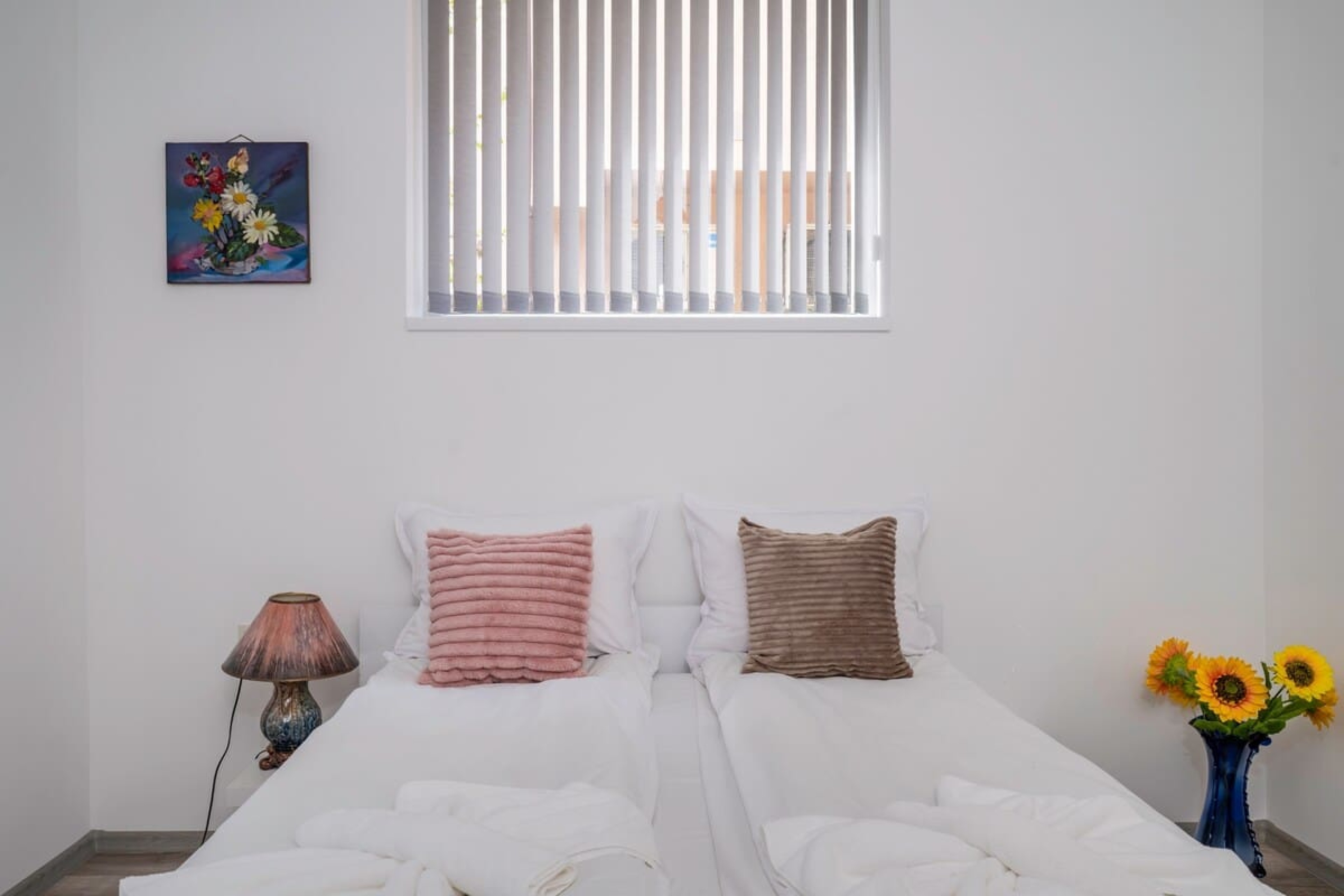 Scoutaround White Logo