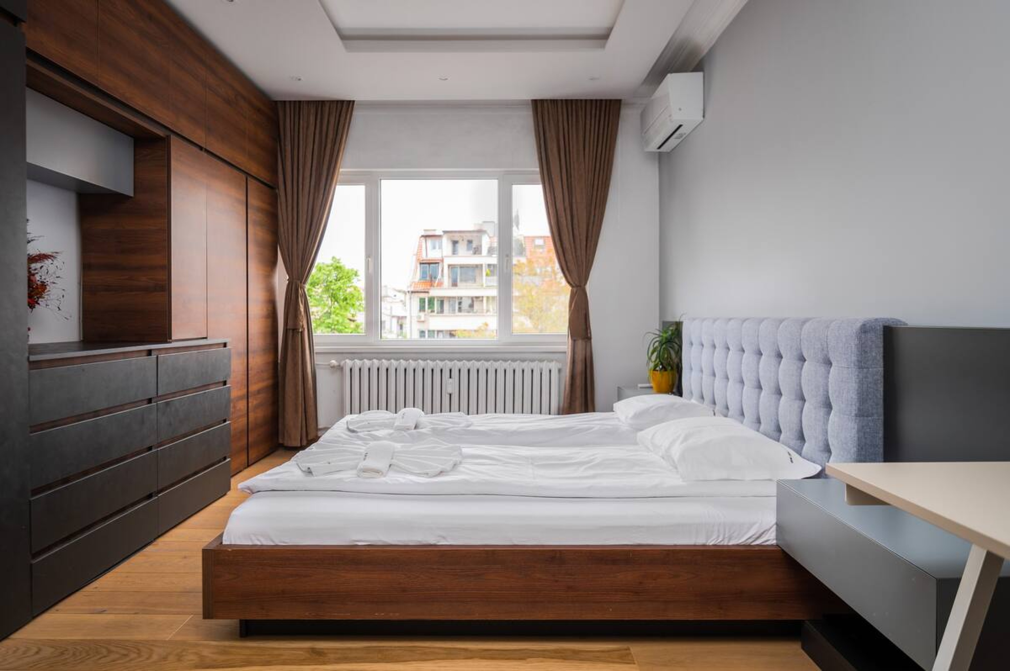 Scoutaround White Logo