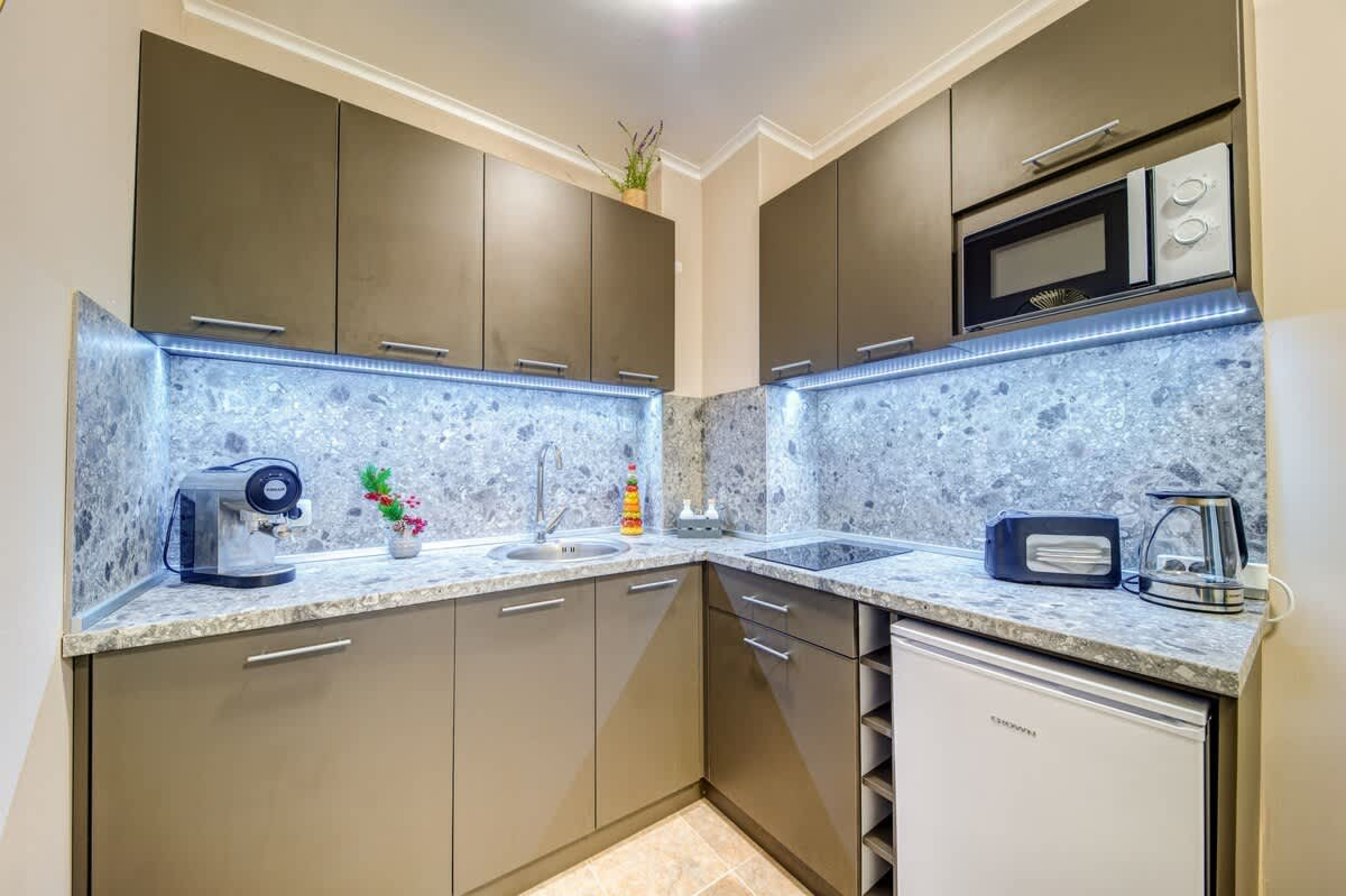 Scoutaround White Logo