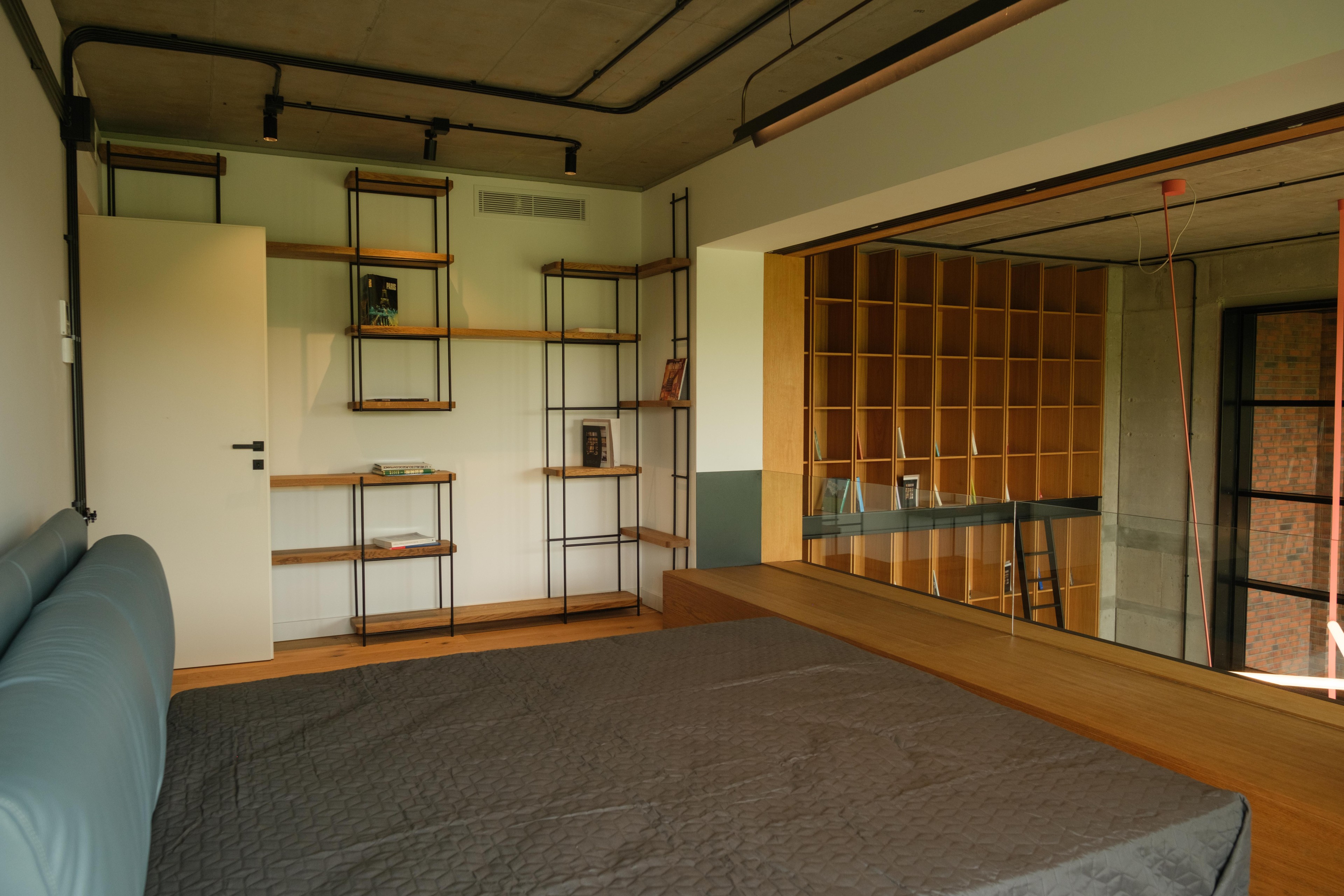 Scoutaround White Logo