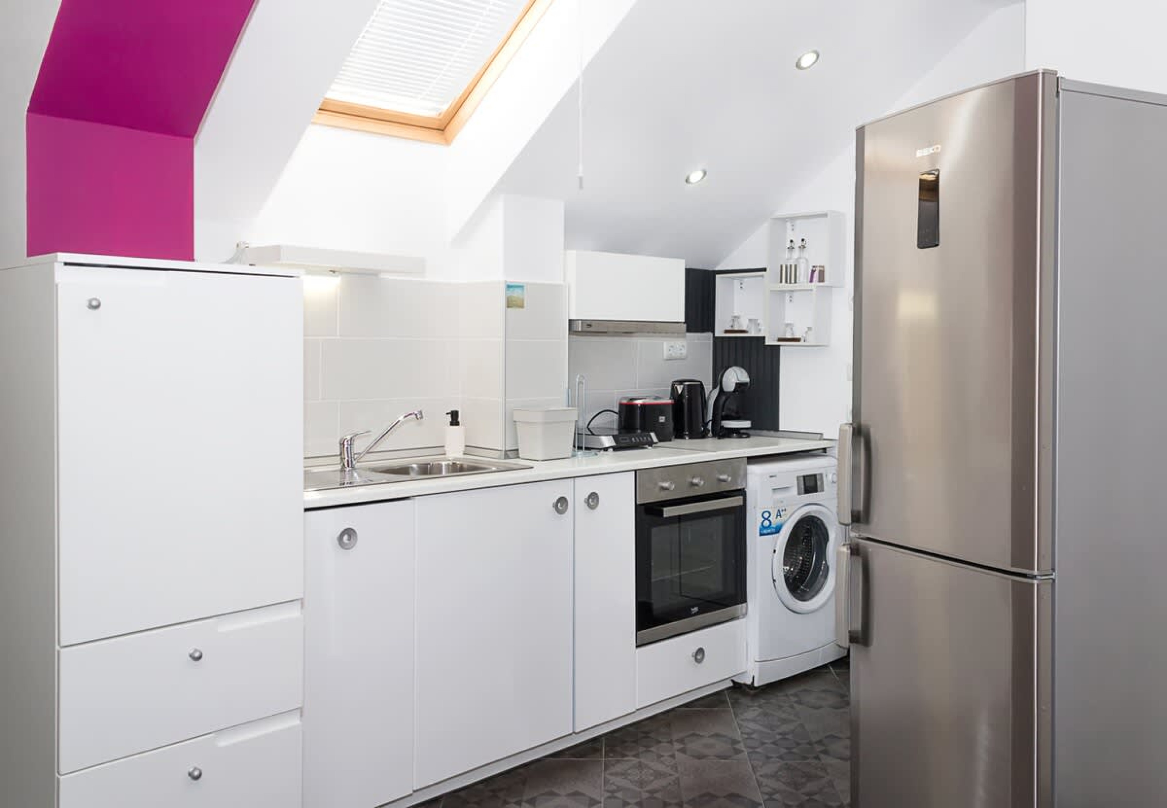 Scoutaround White Logo