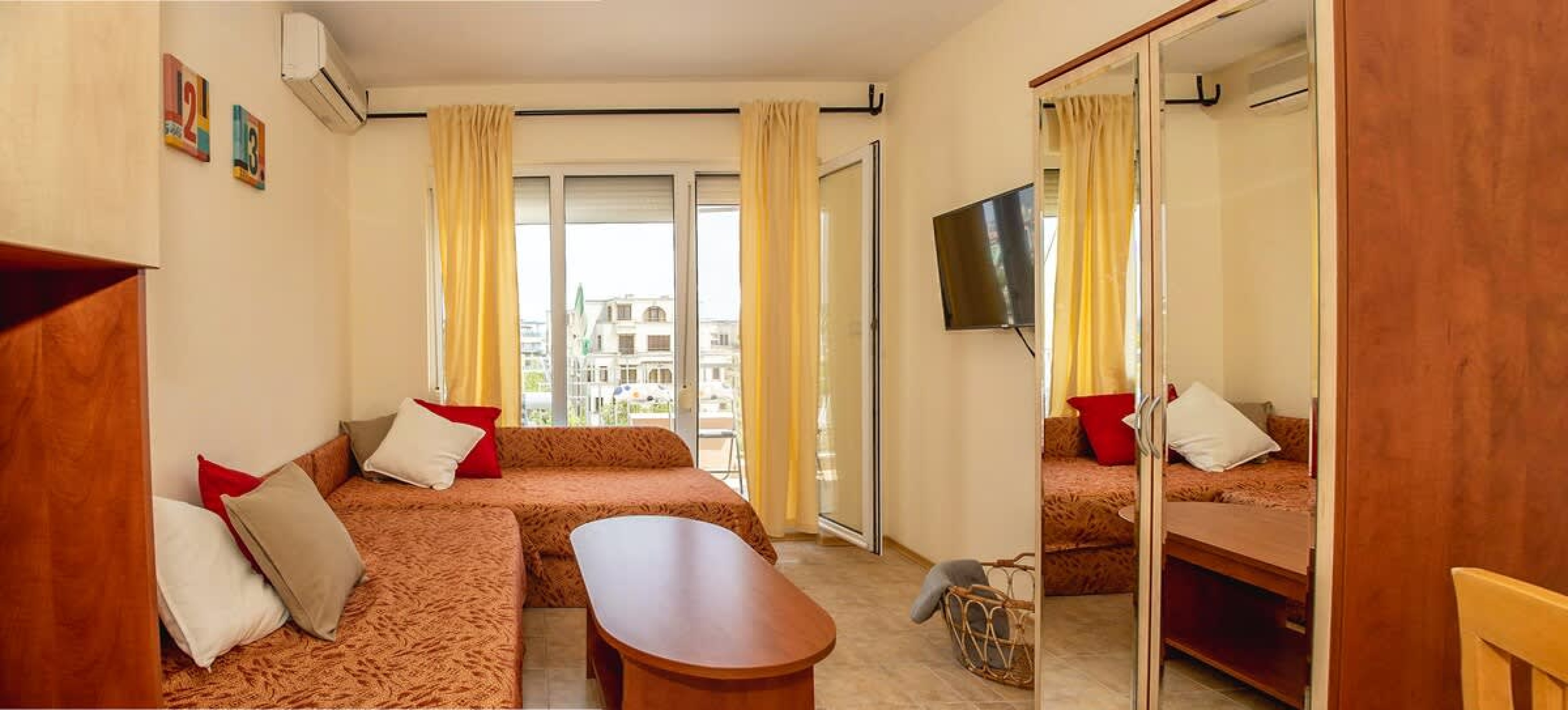 Scoutaround White Logo