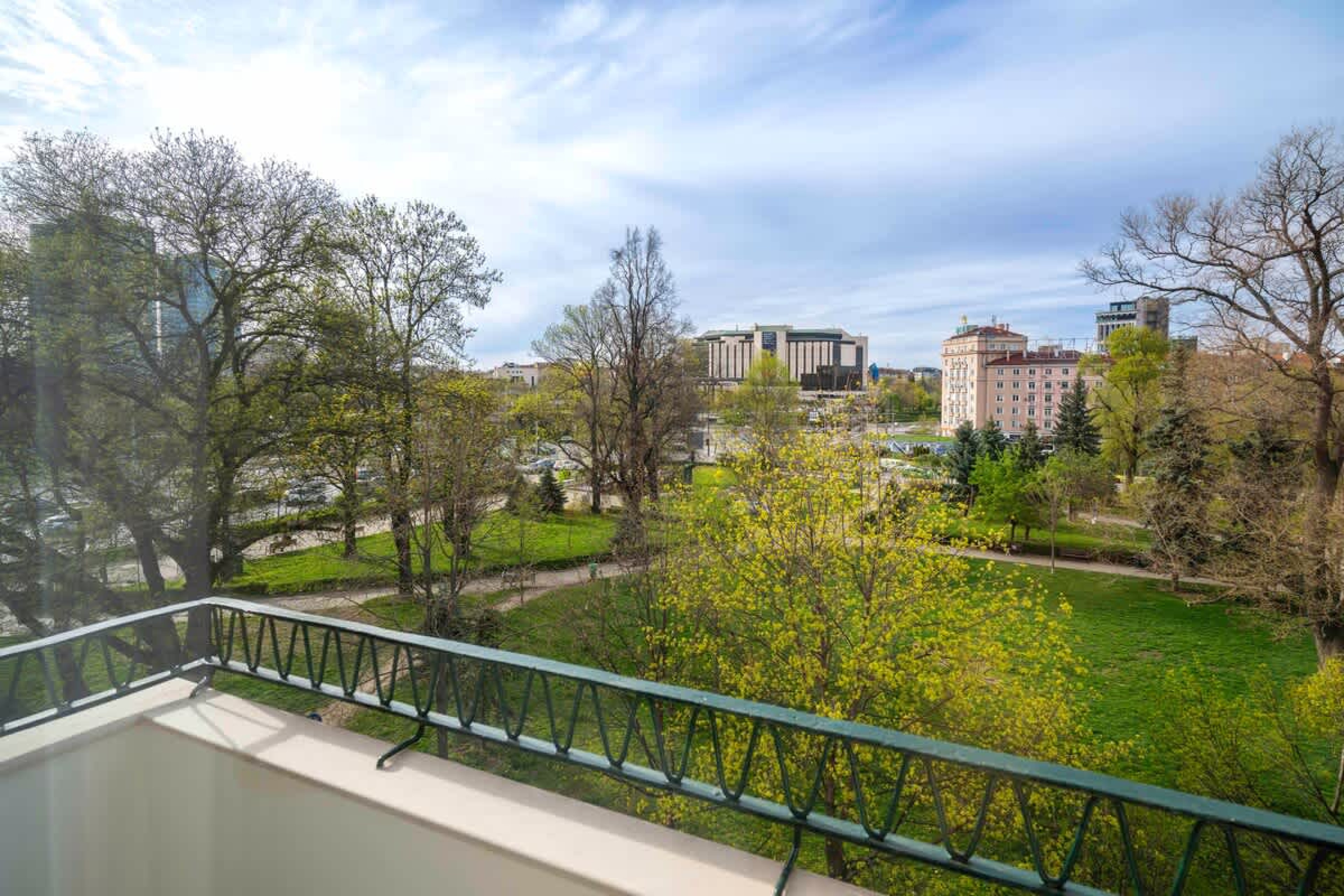 Scoutaround White Logo