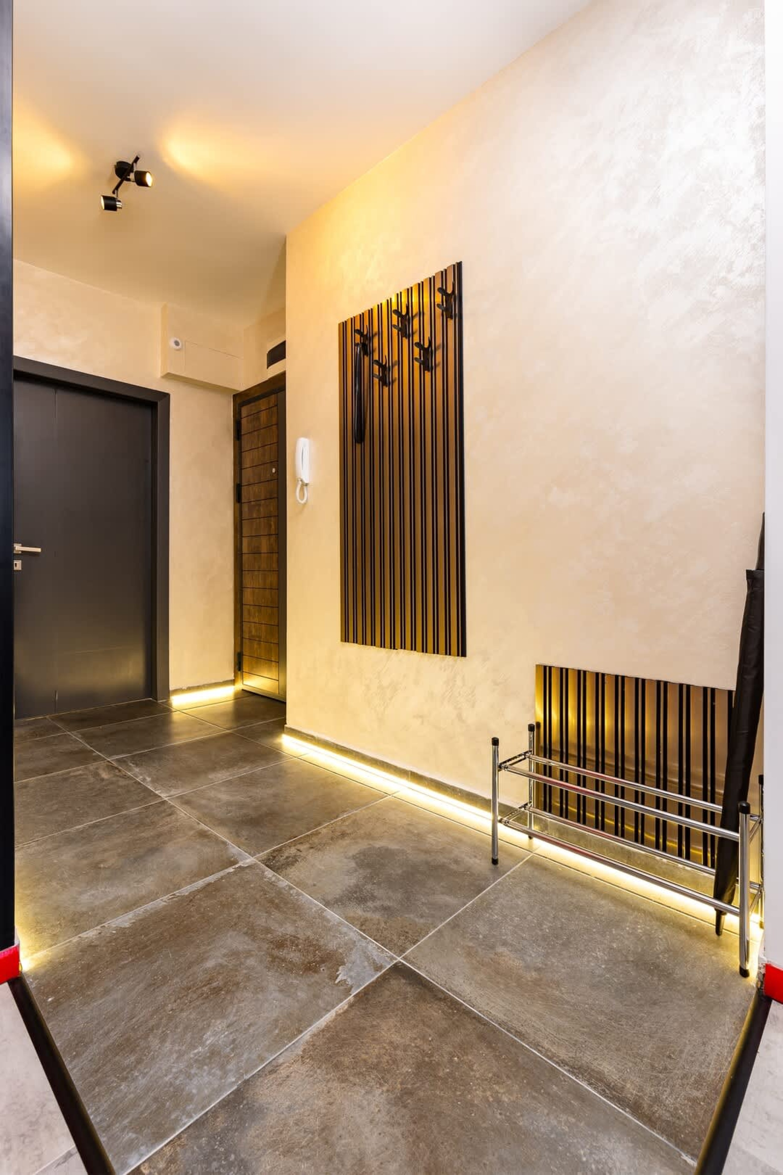 Scoutaround White Logo