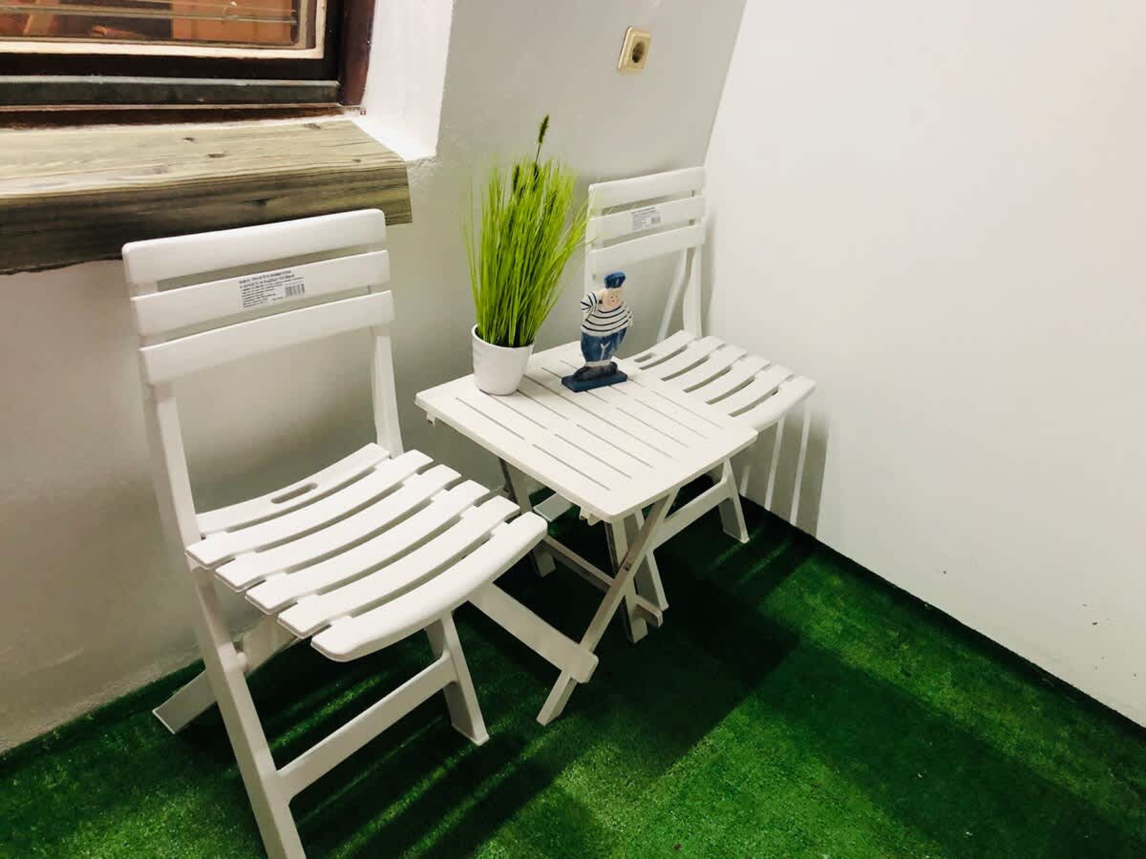 Scoutaround White Logo