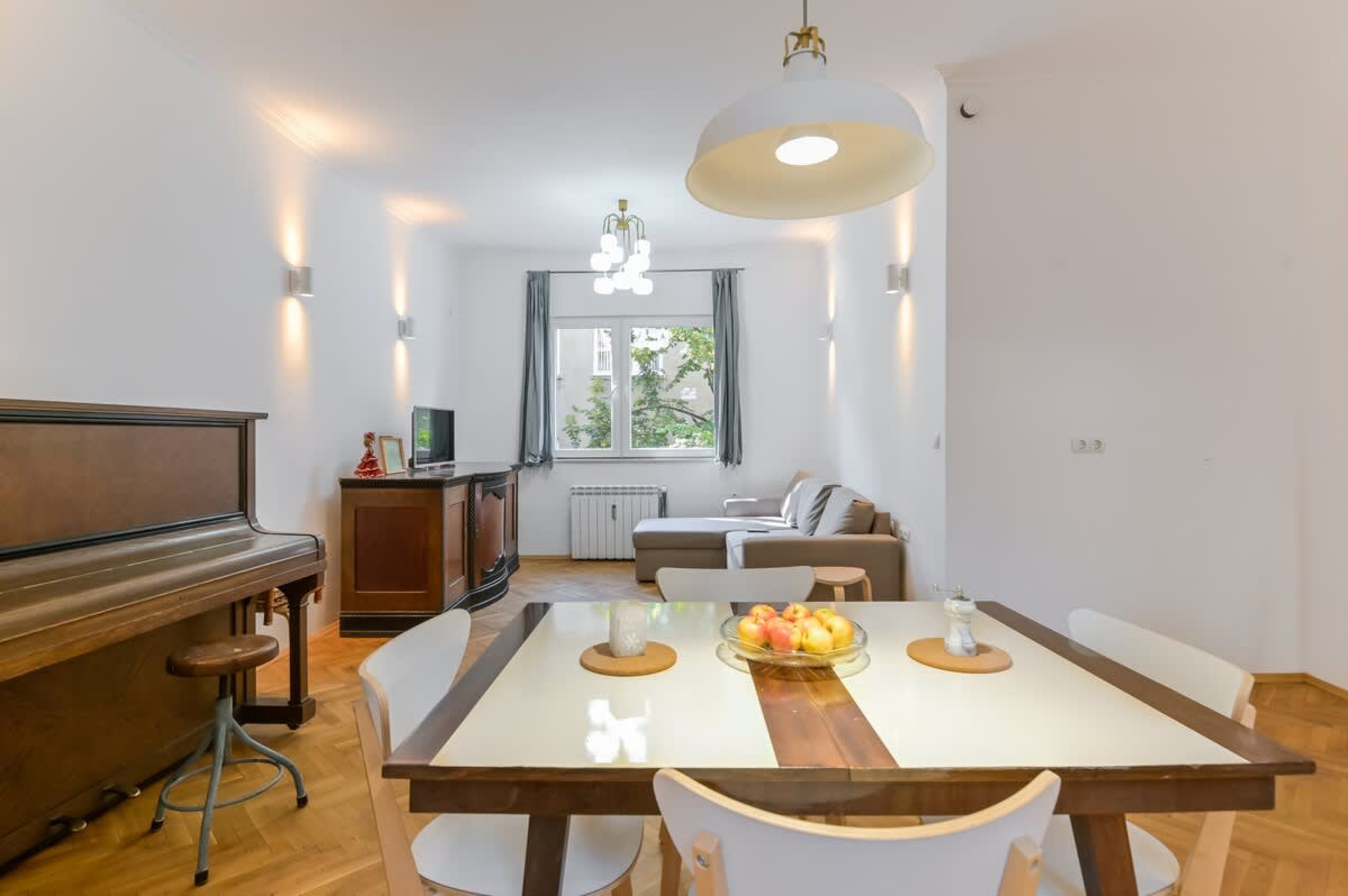 Scoutaround White Logo