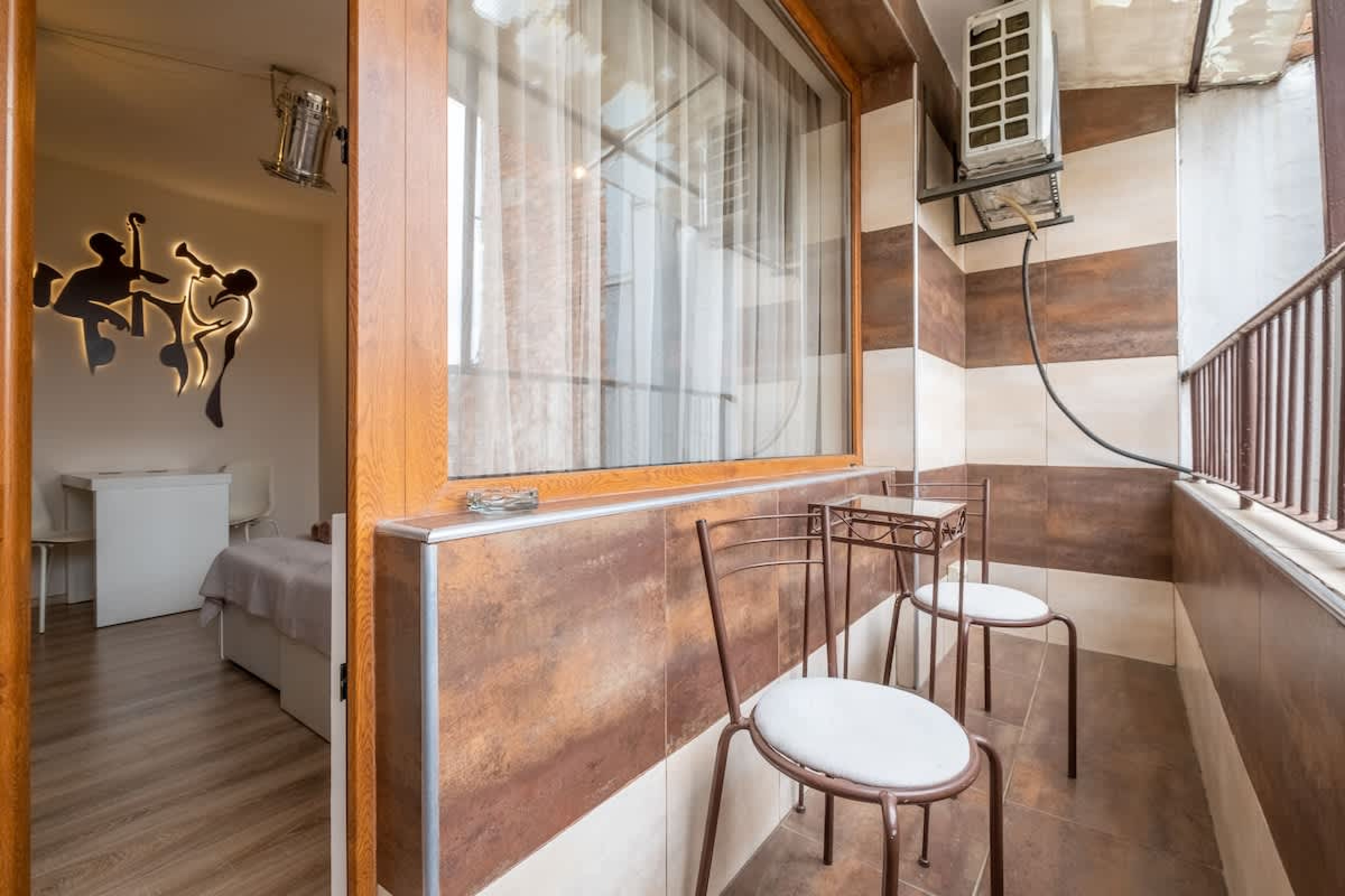 Scoutaround White Logo