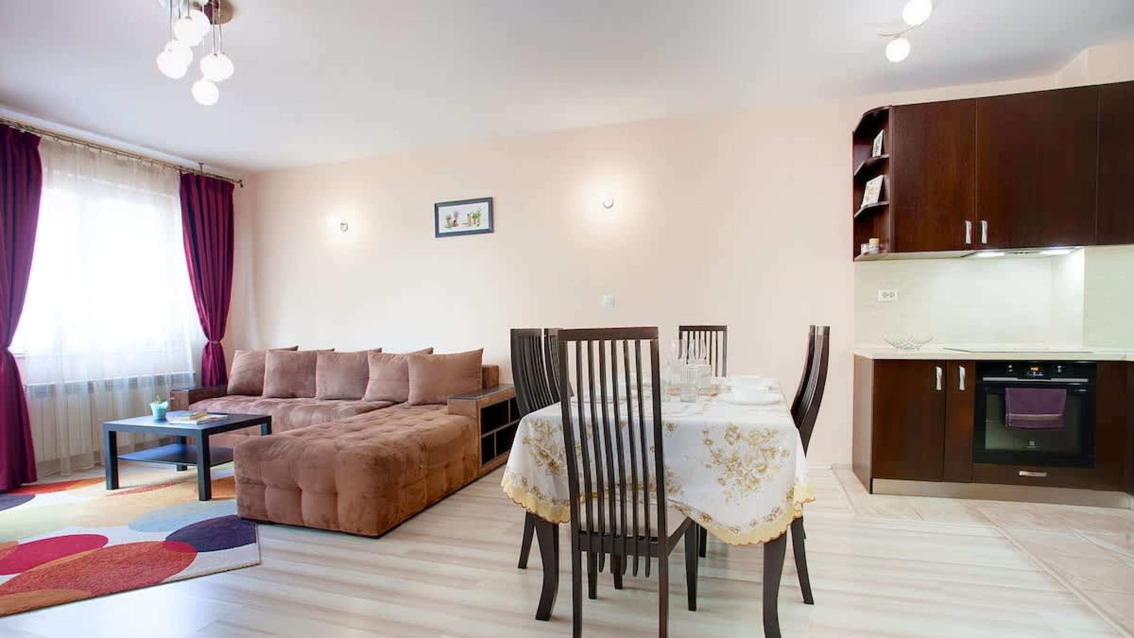 Scoutaround White Logo