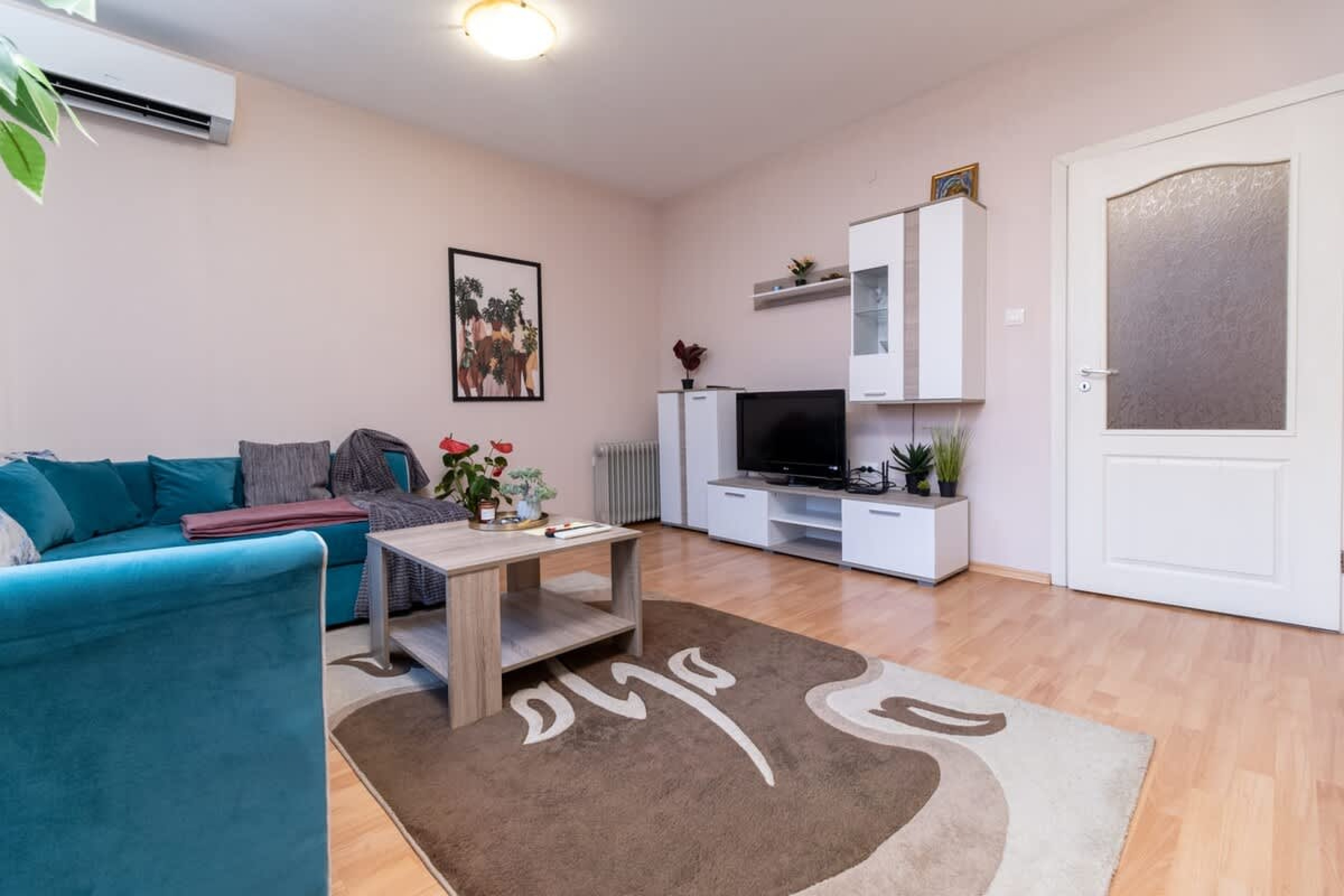 Scoutaround White Logo