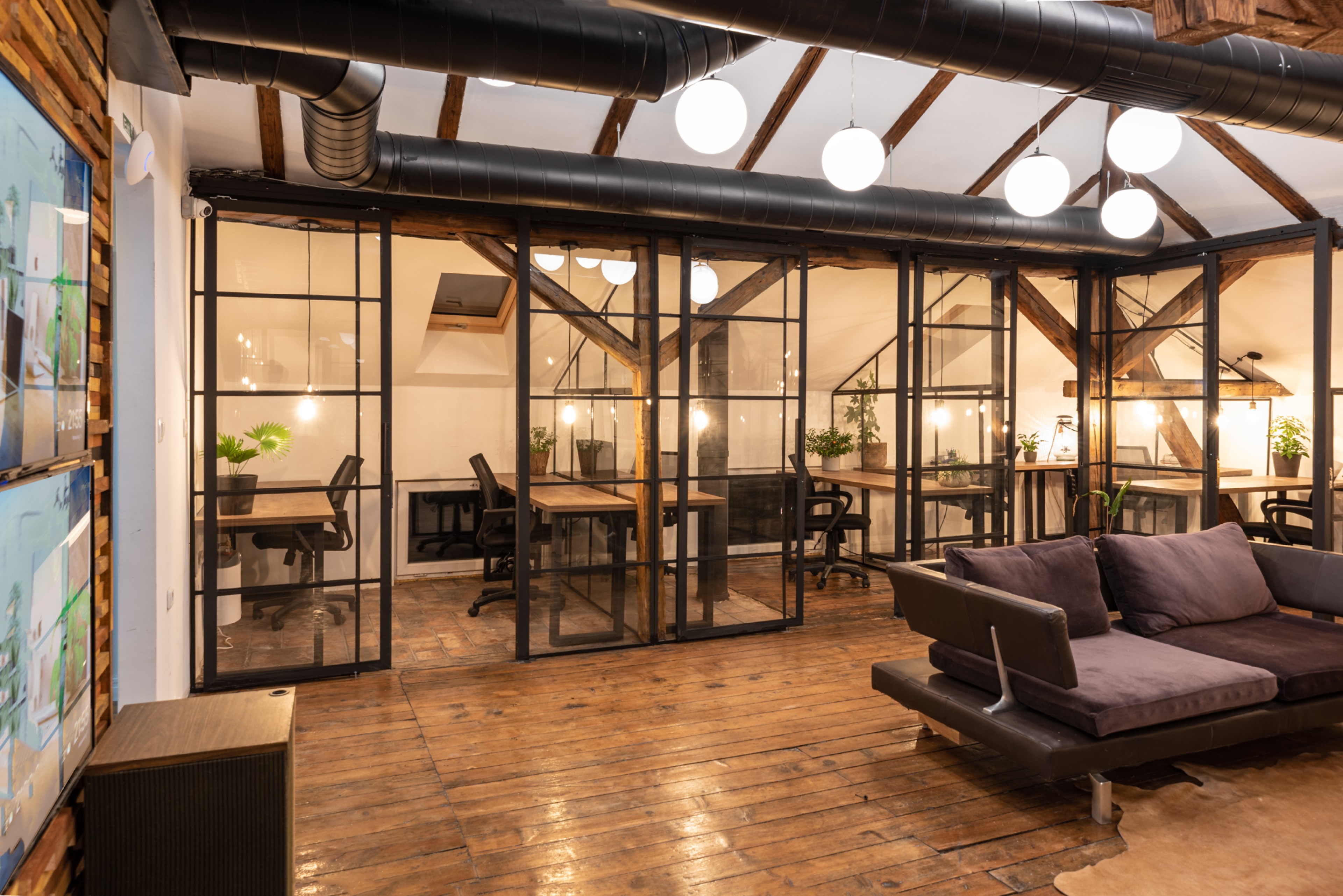 Scoutaround White Logo