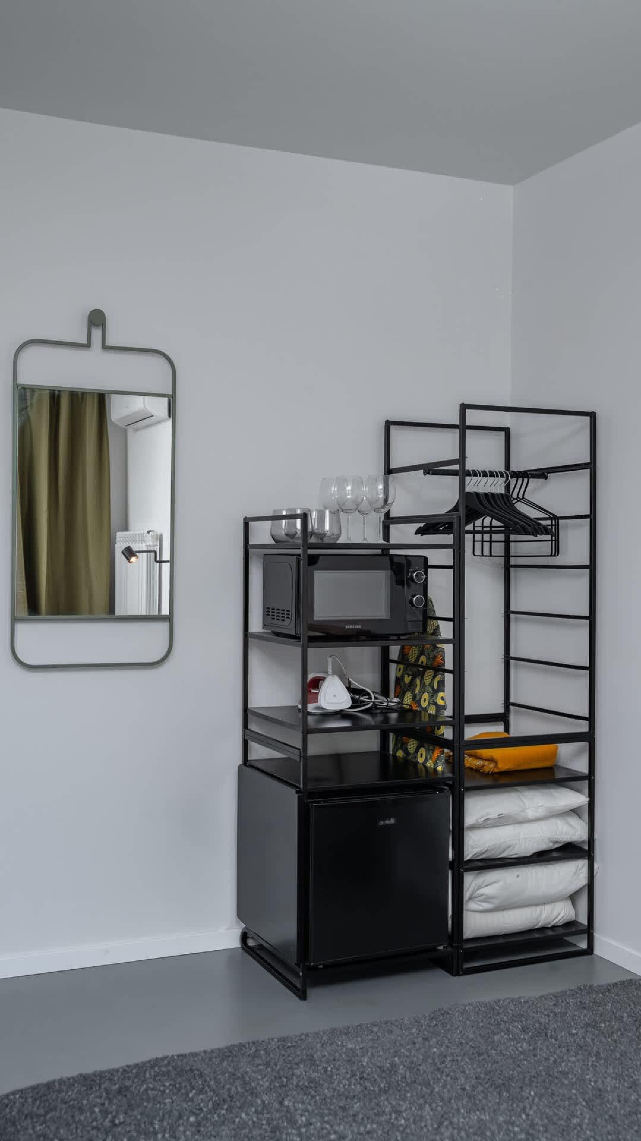 Scoutaround White Logo