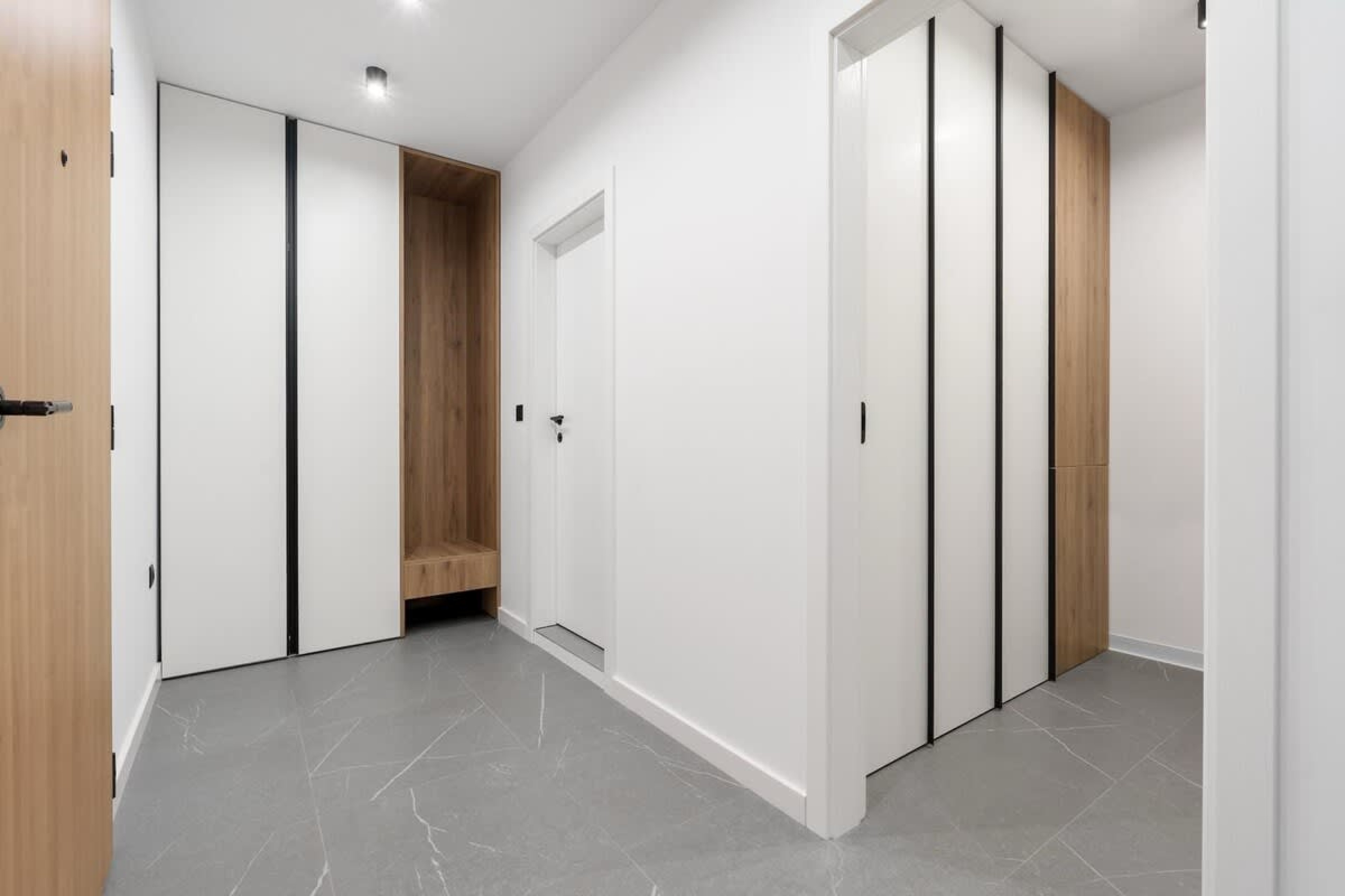 Scoutaround White Logo