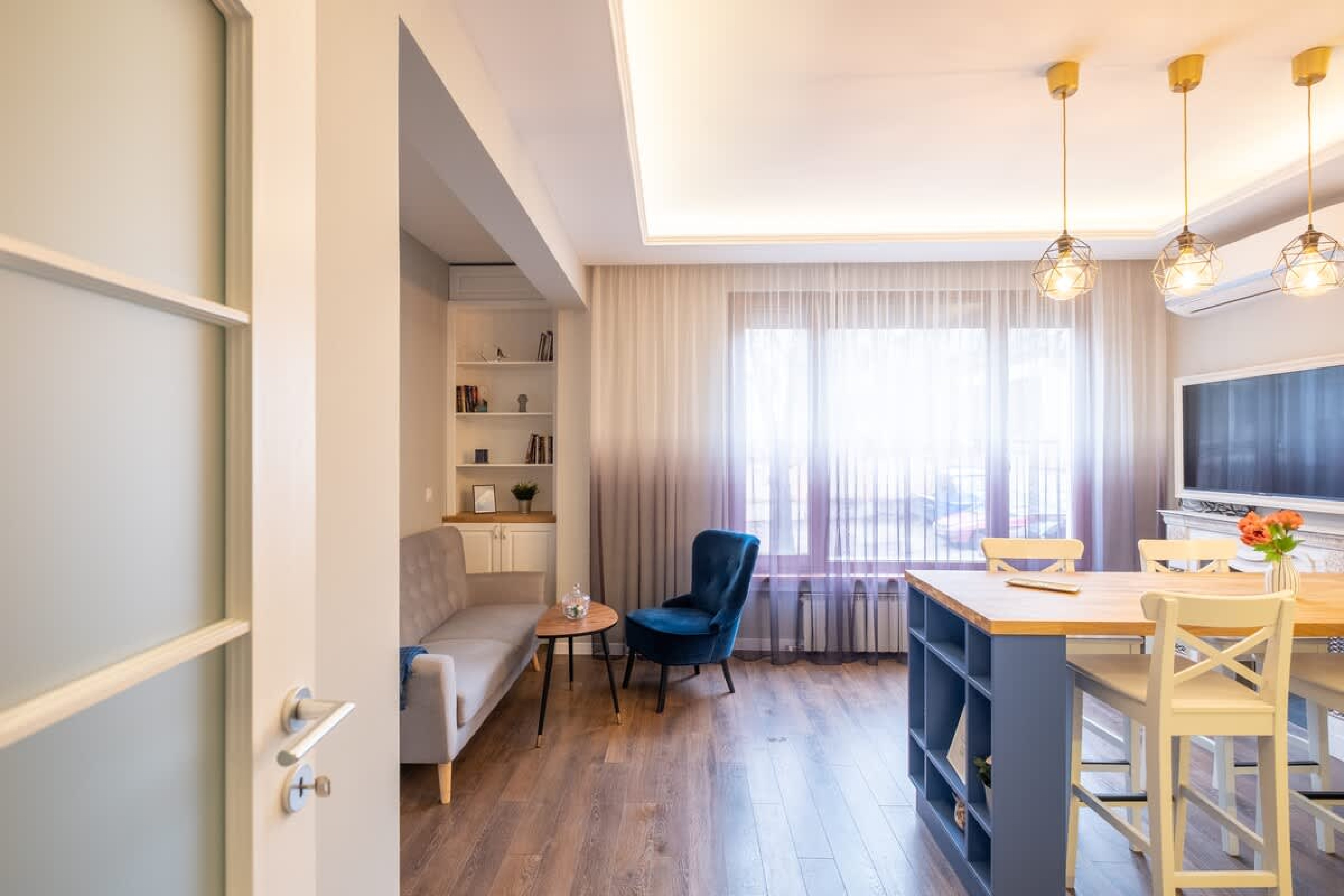 Scoutaround White Logo