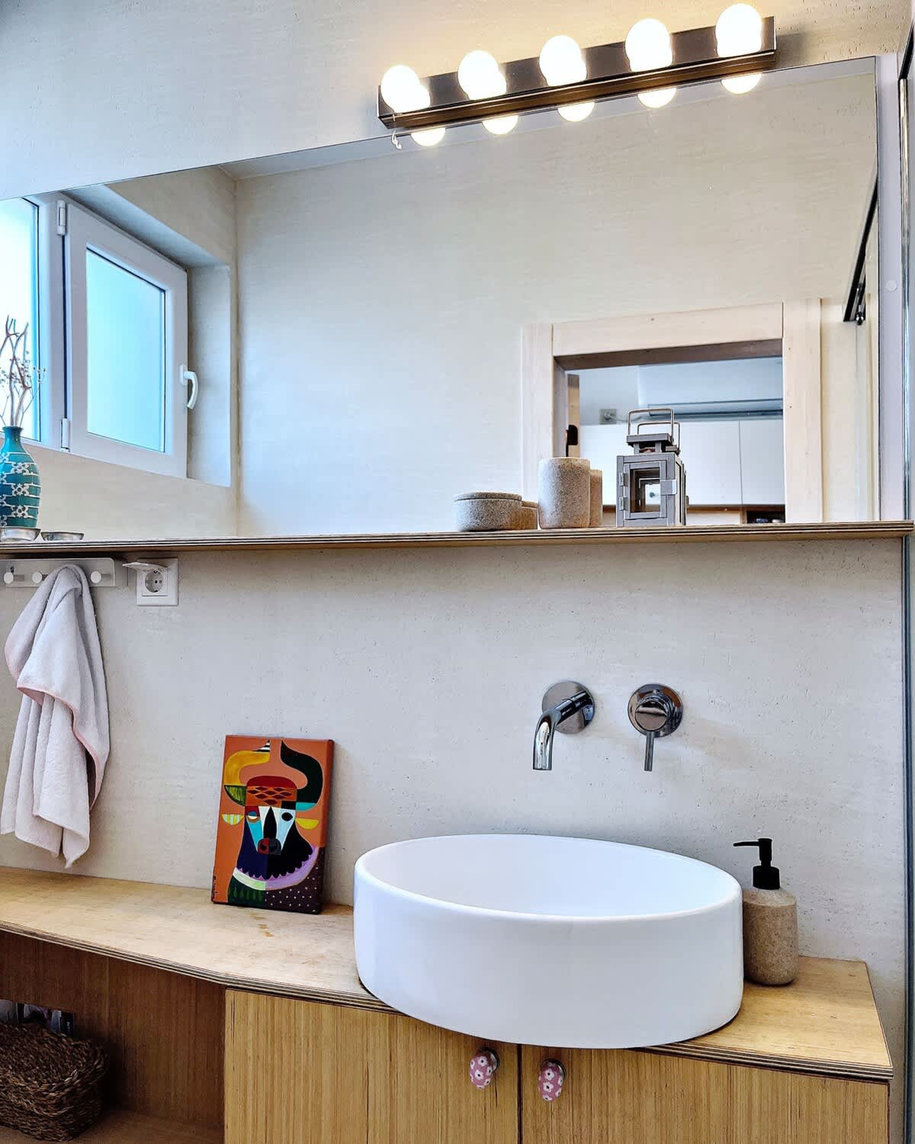 Scoutaround White Logo