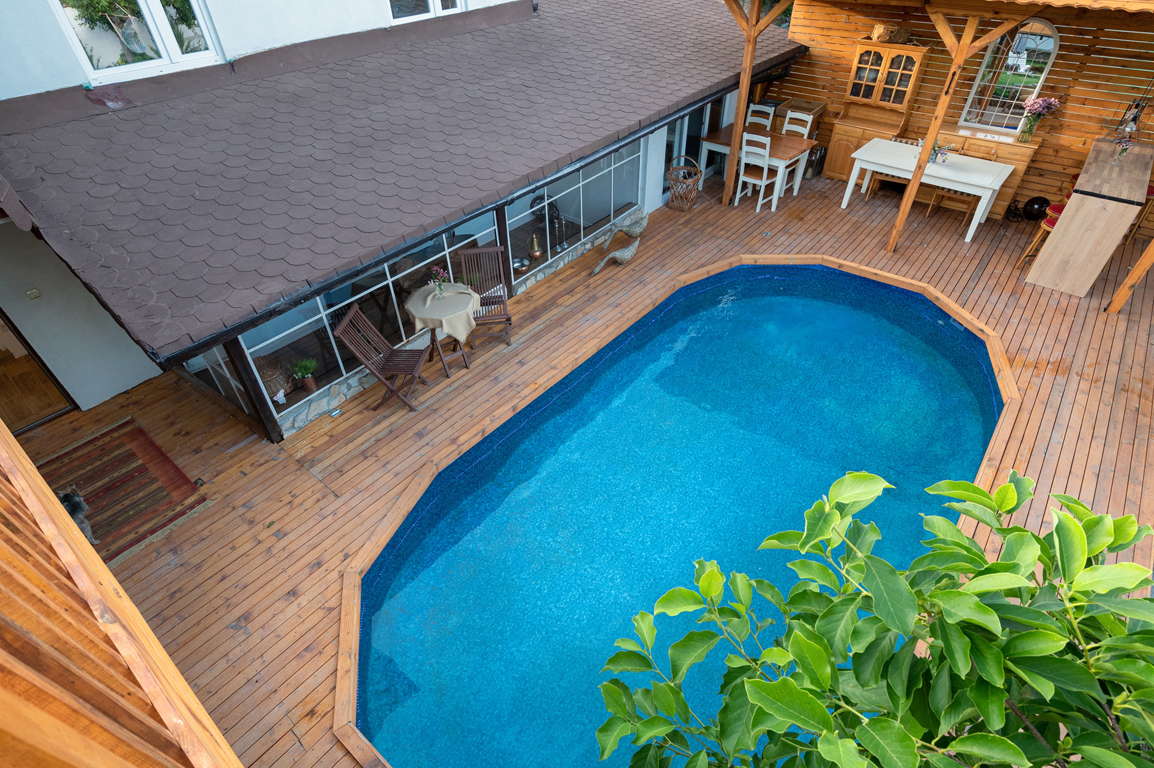 Scoutaround White Logo