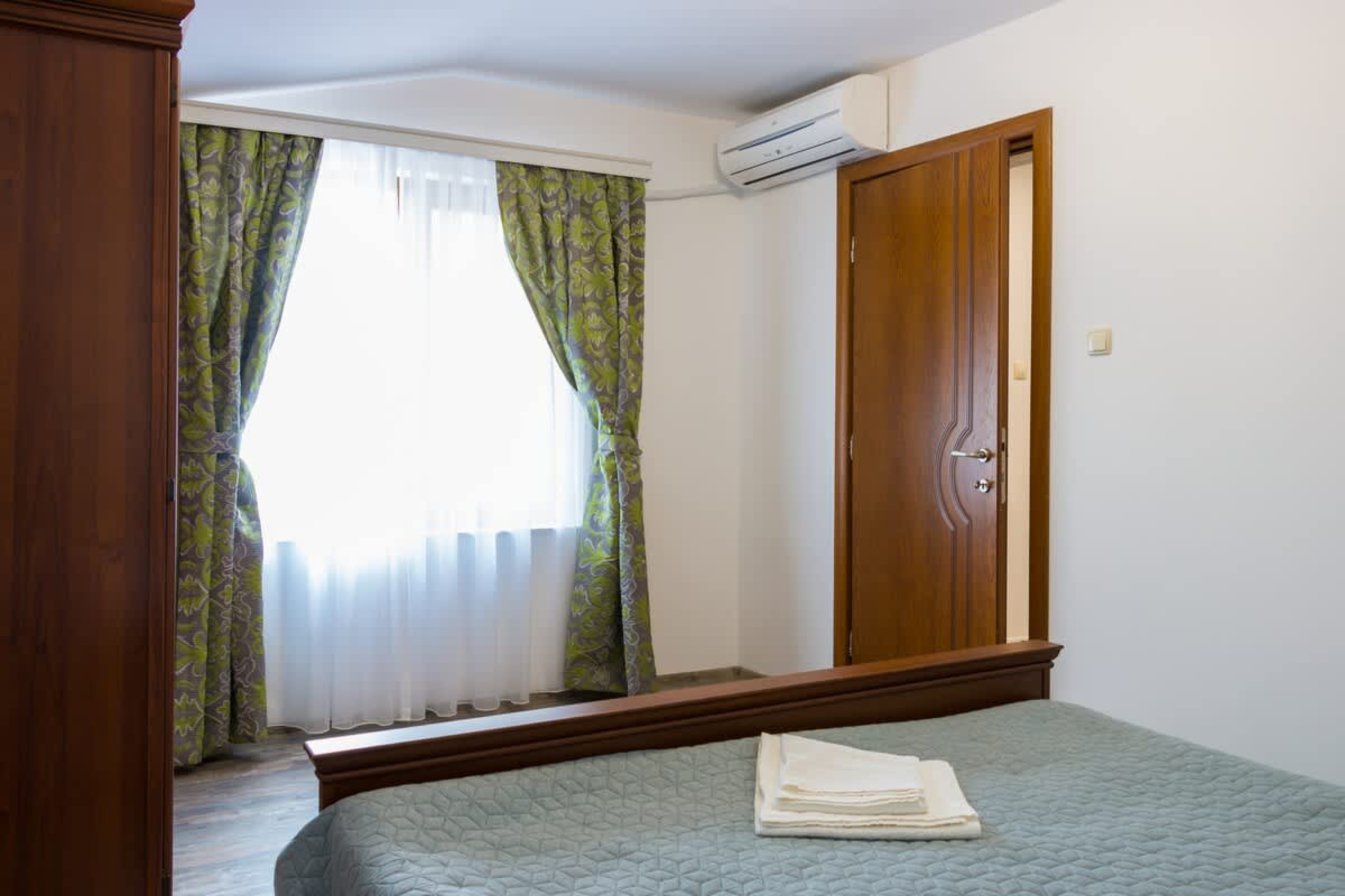 Scoutaround White Logo