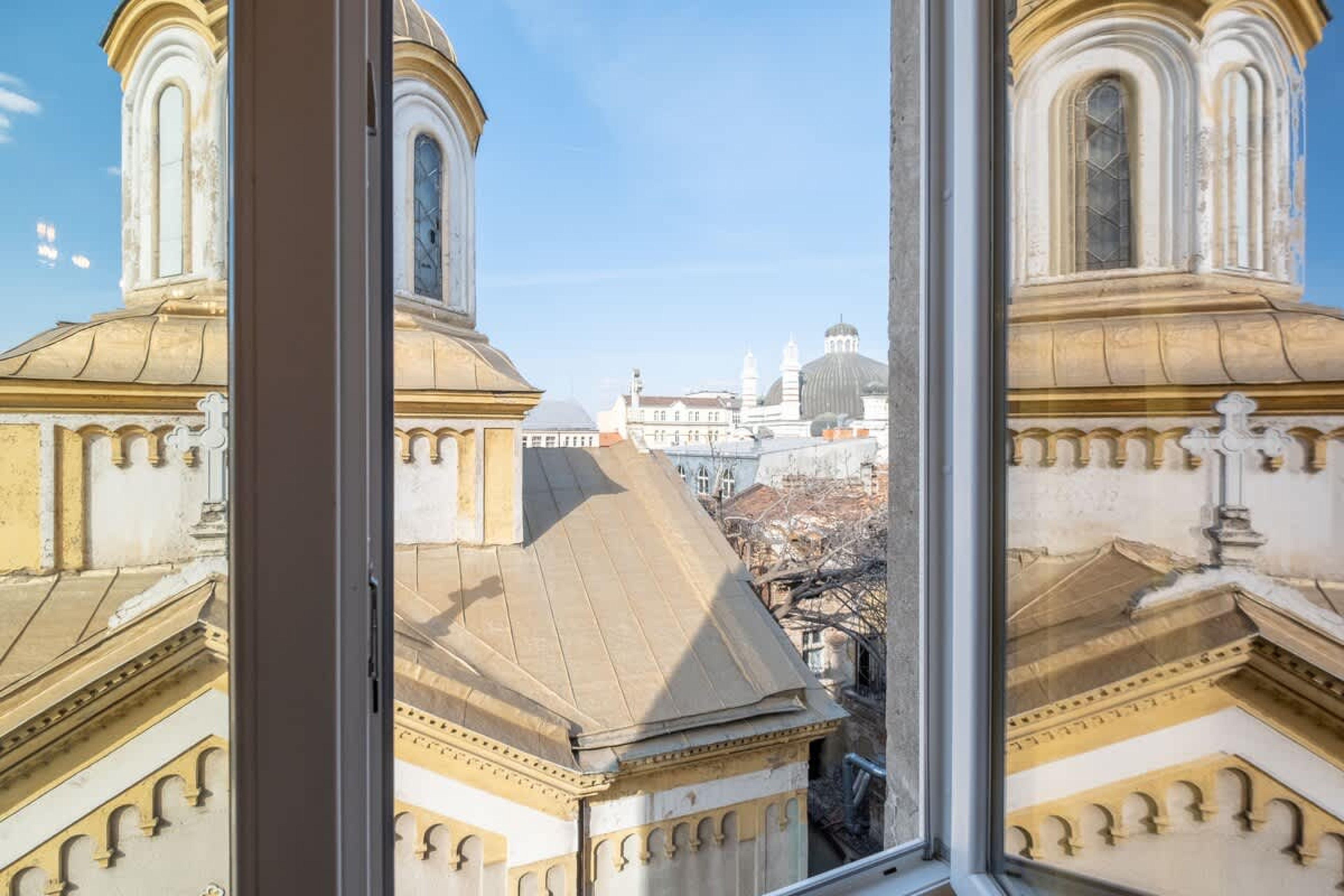 Scoutaround White Logo