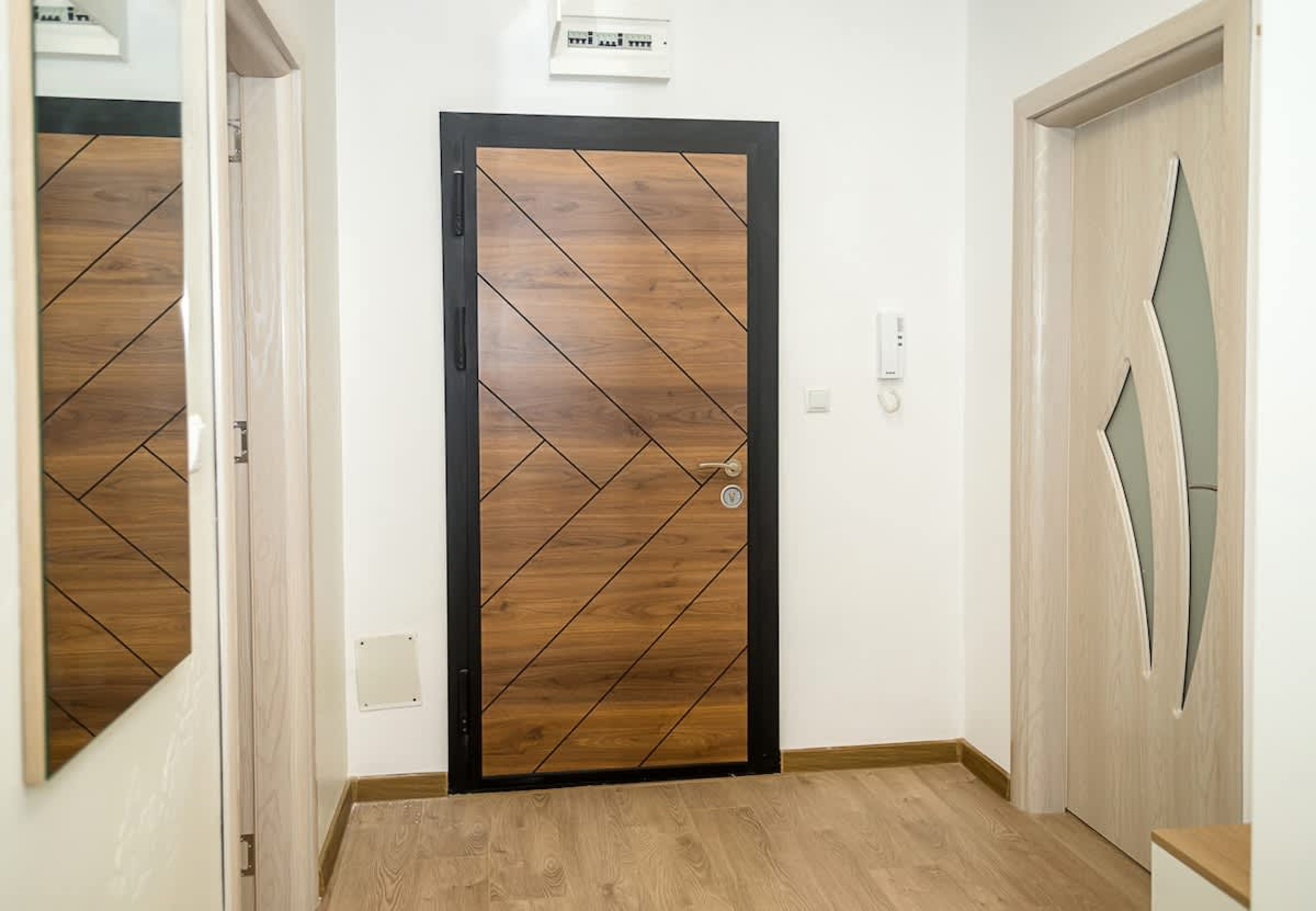 Scoutaround White Logo