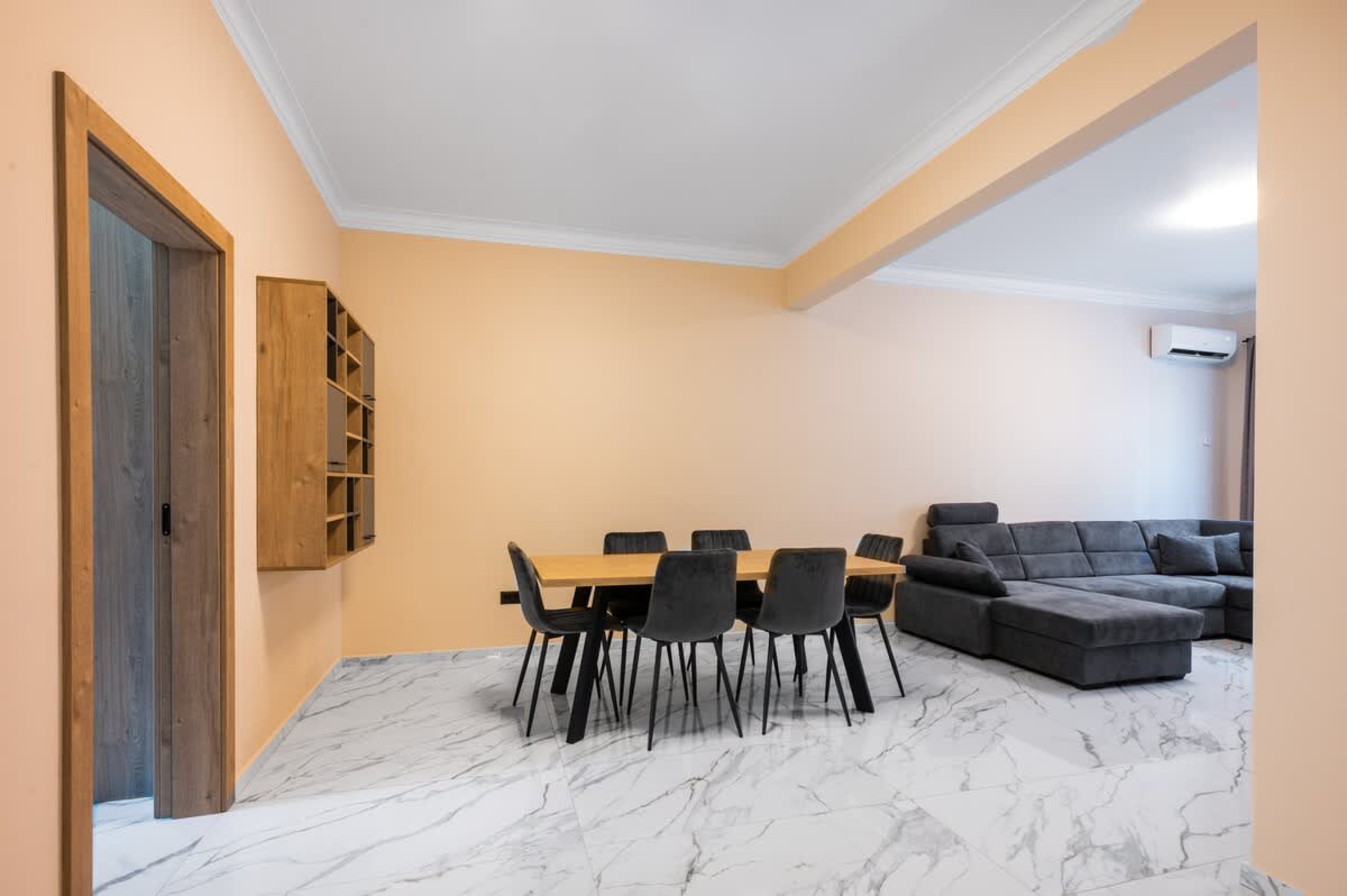 Scoutaround White Logo