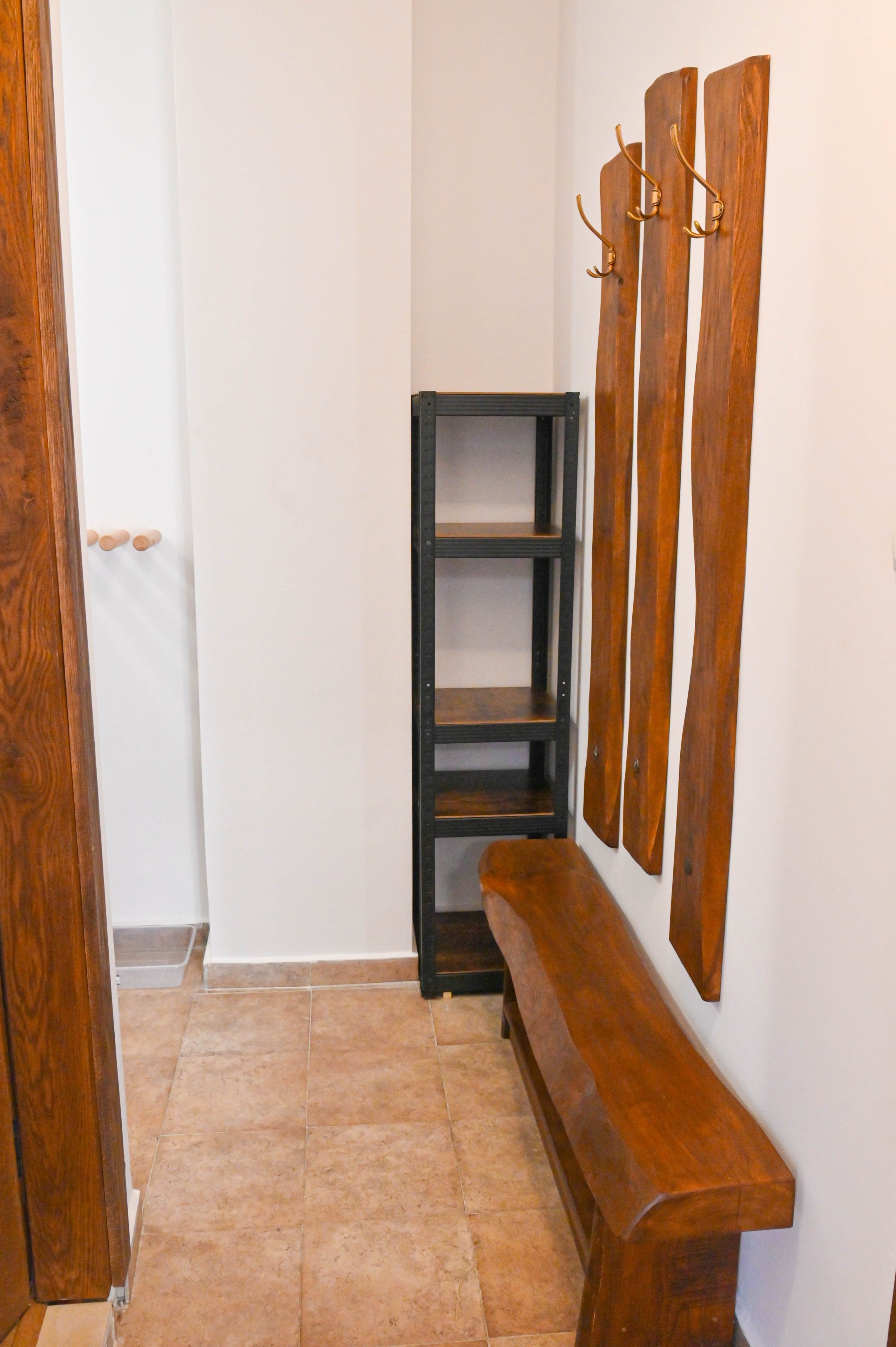 Scoutaround White Logo