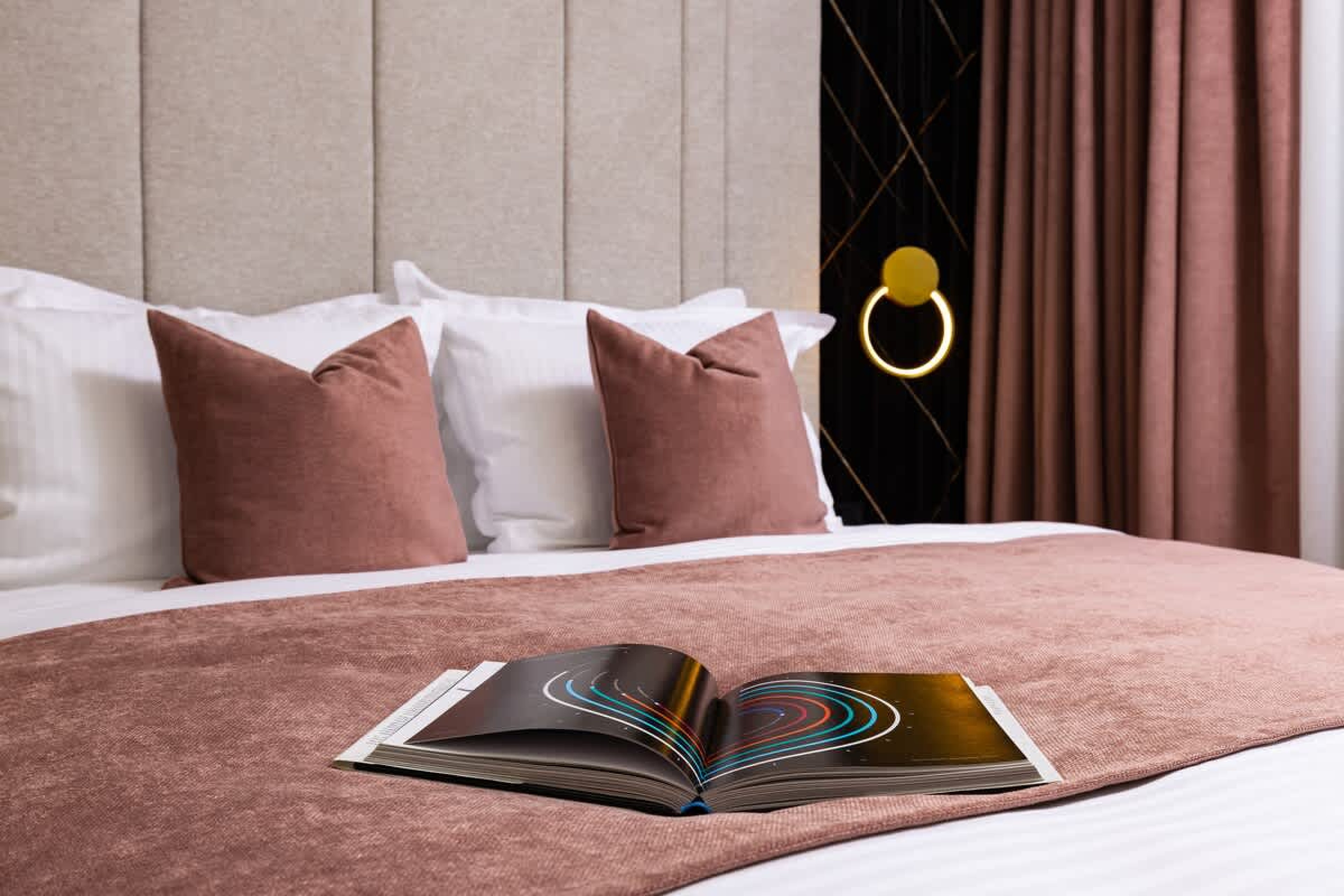 Scoutaround White Logo