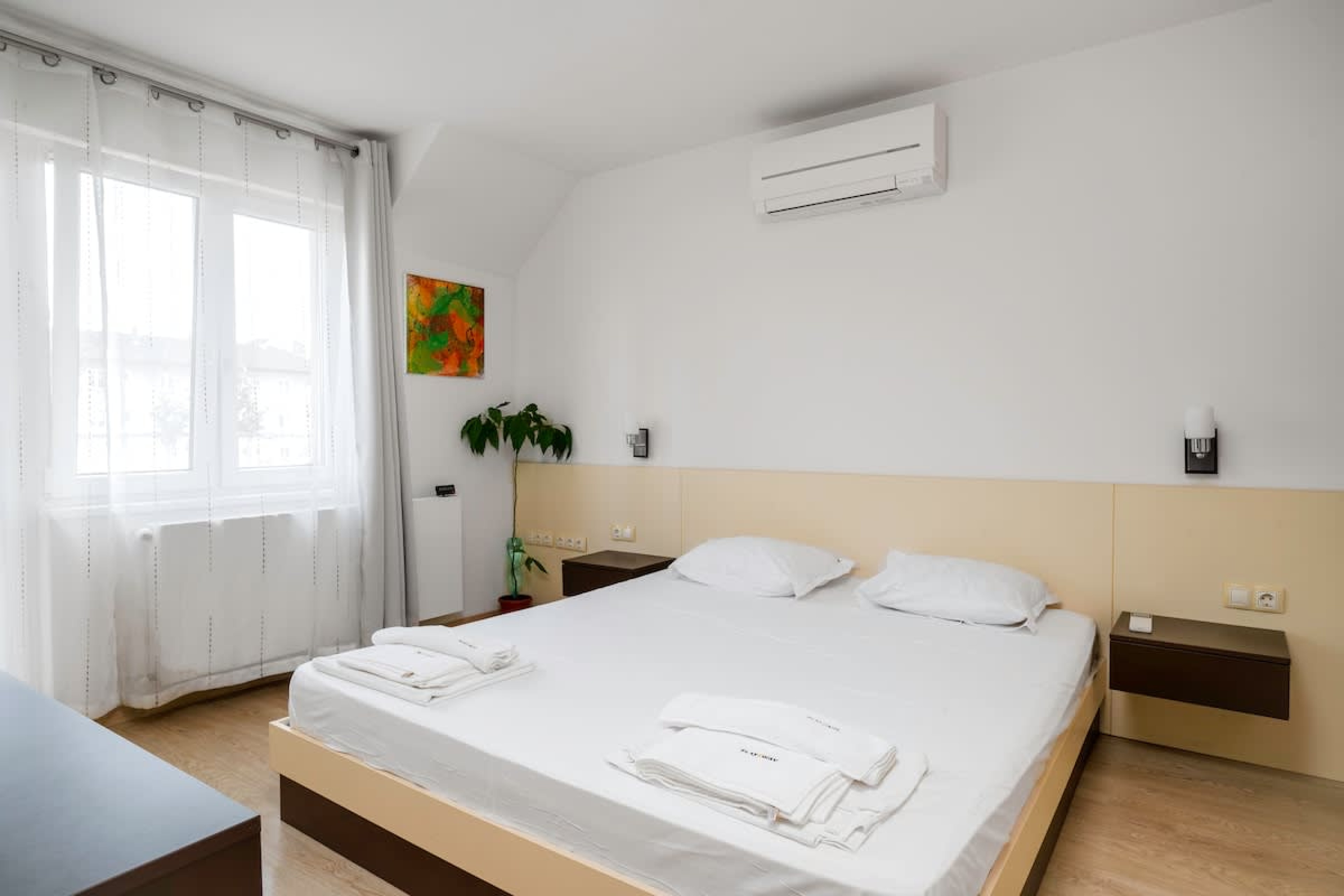 Scoutaround White Logo