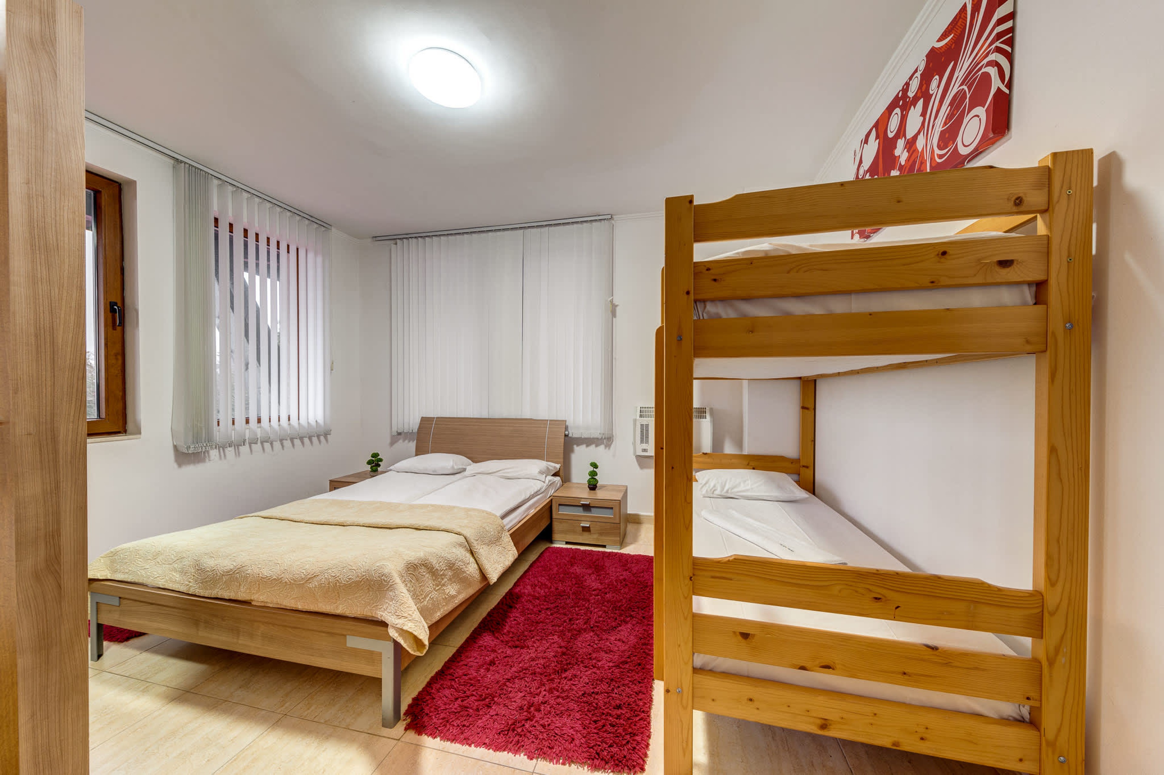 Scoutaround White Logo