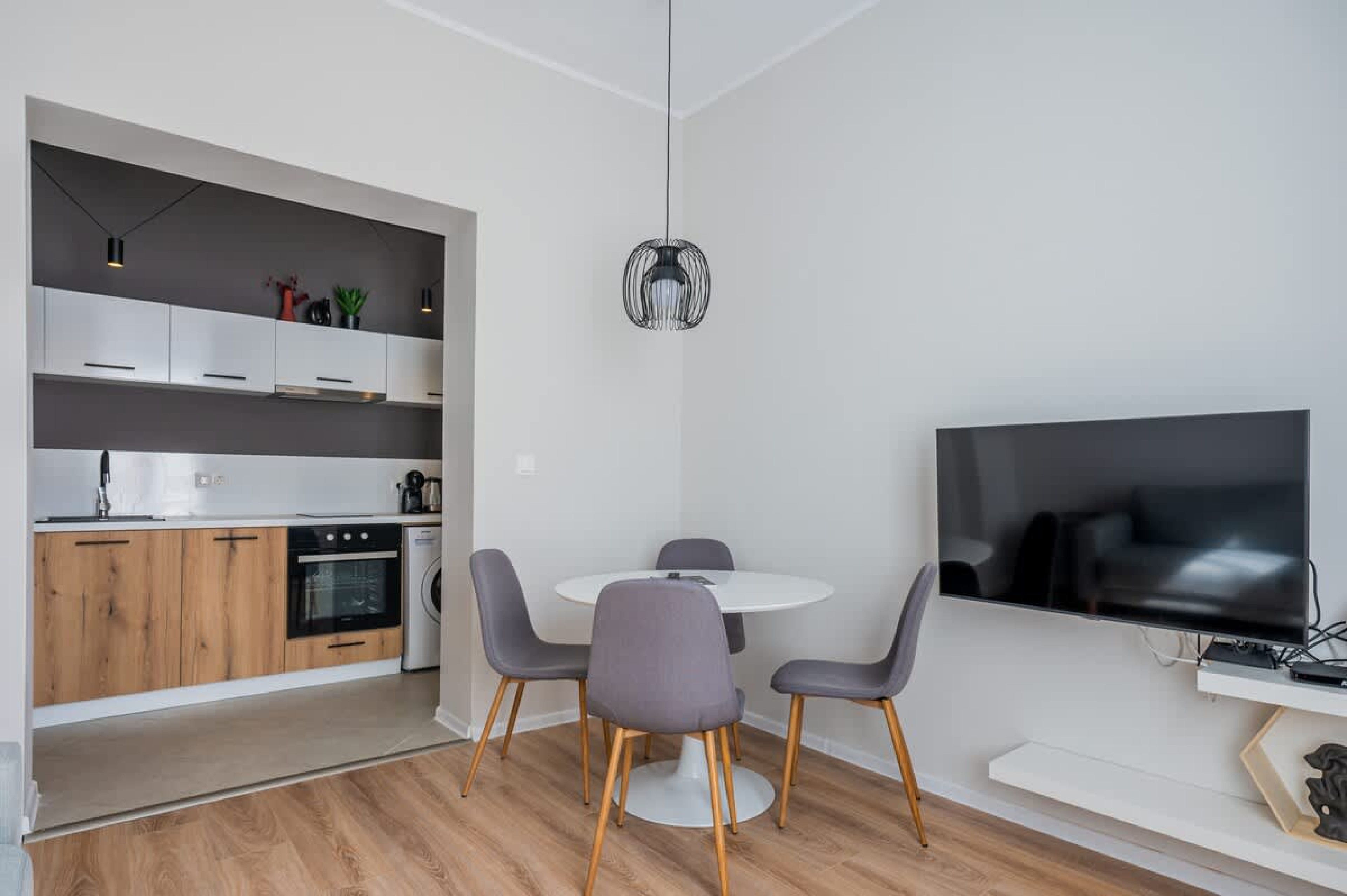 Scoutaround White Logo