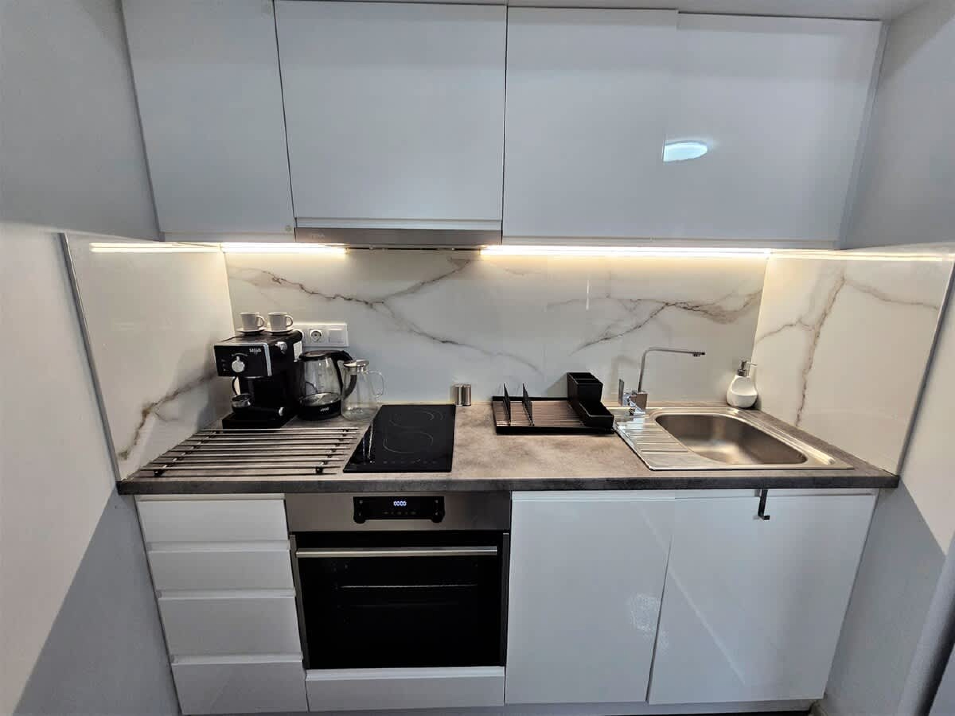 Scoutaround White Logo