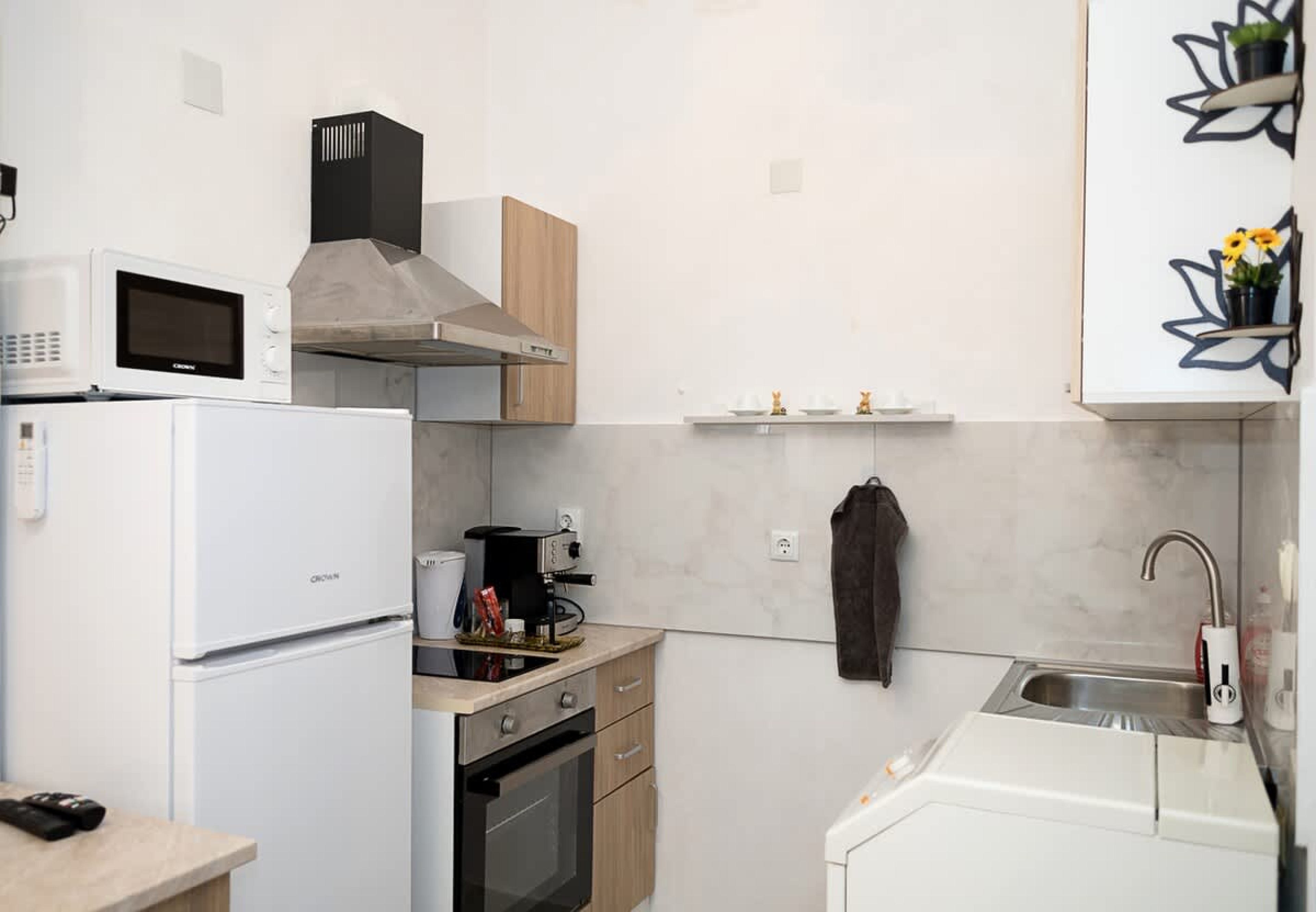 Scoutaround White Logo