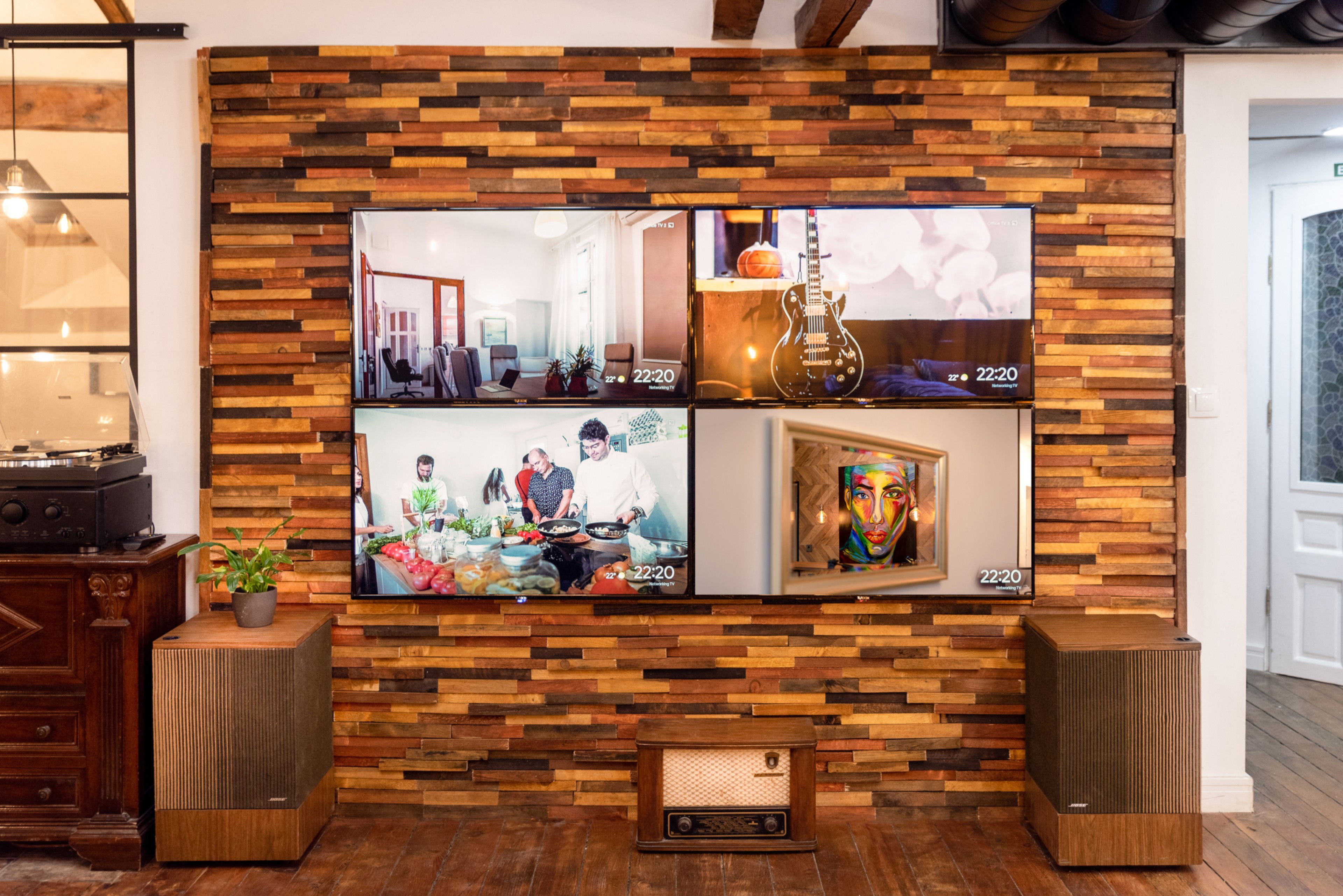 Scoutaround White Logo