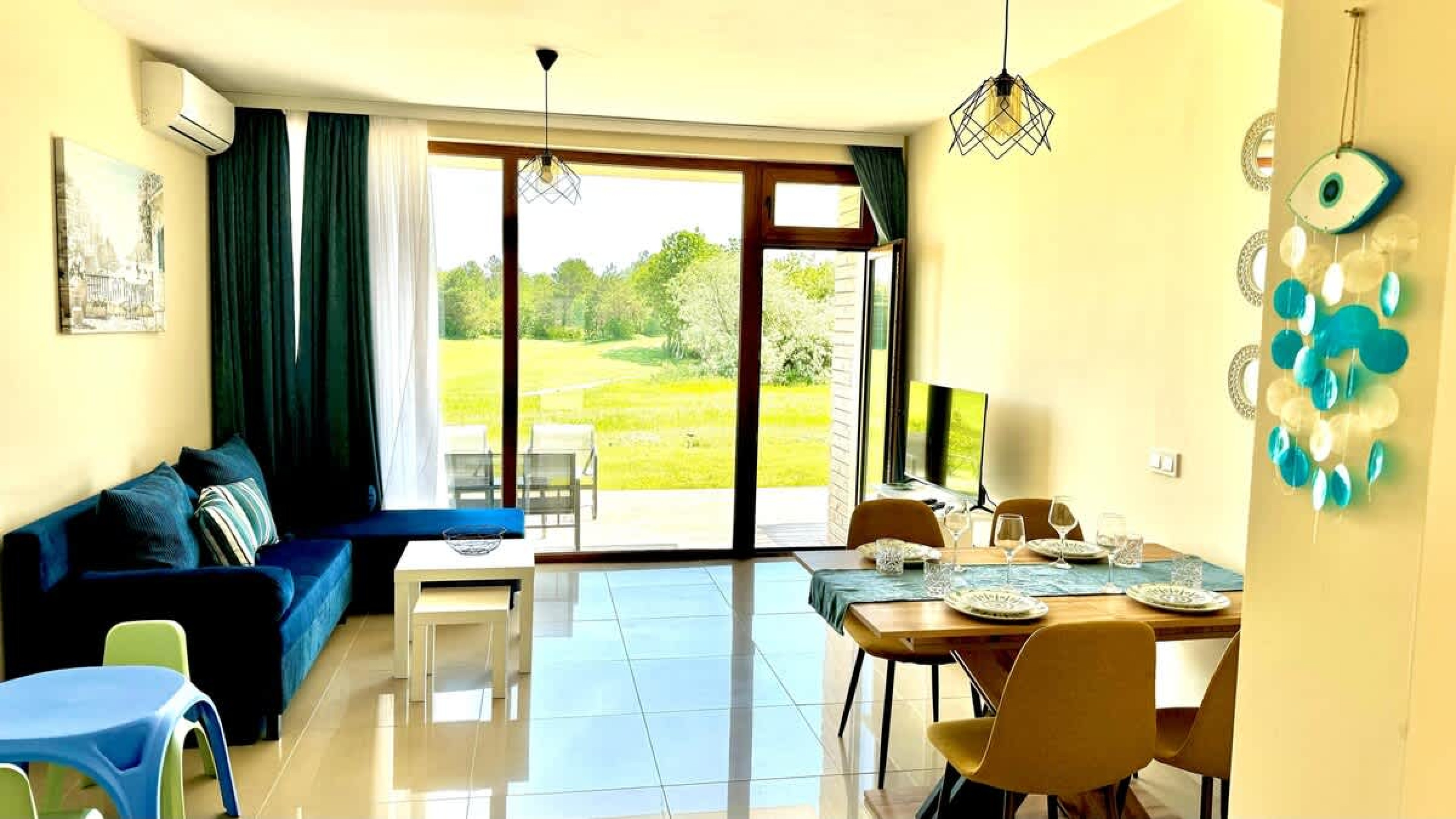 Scoutaround White Logo