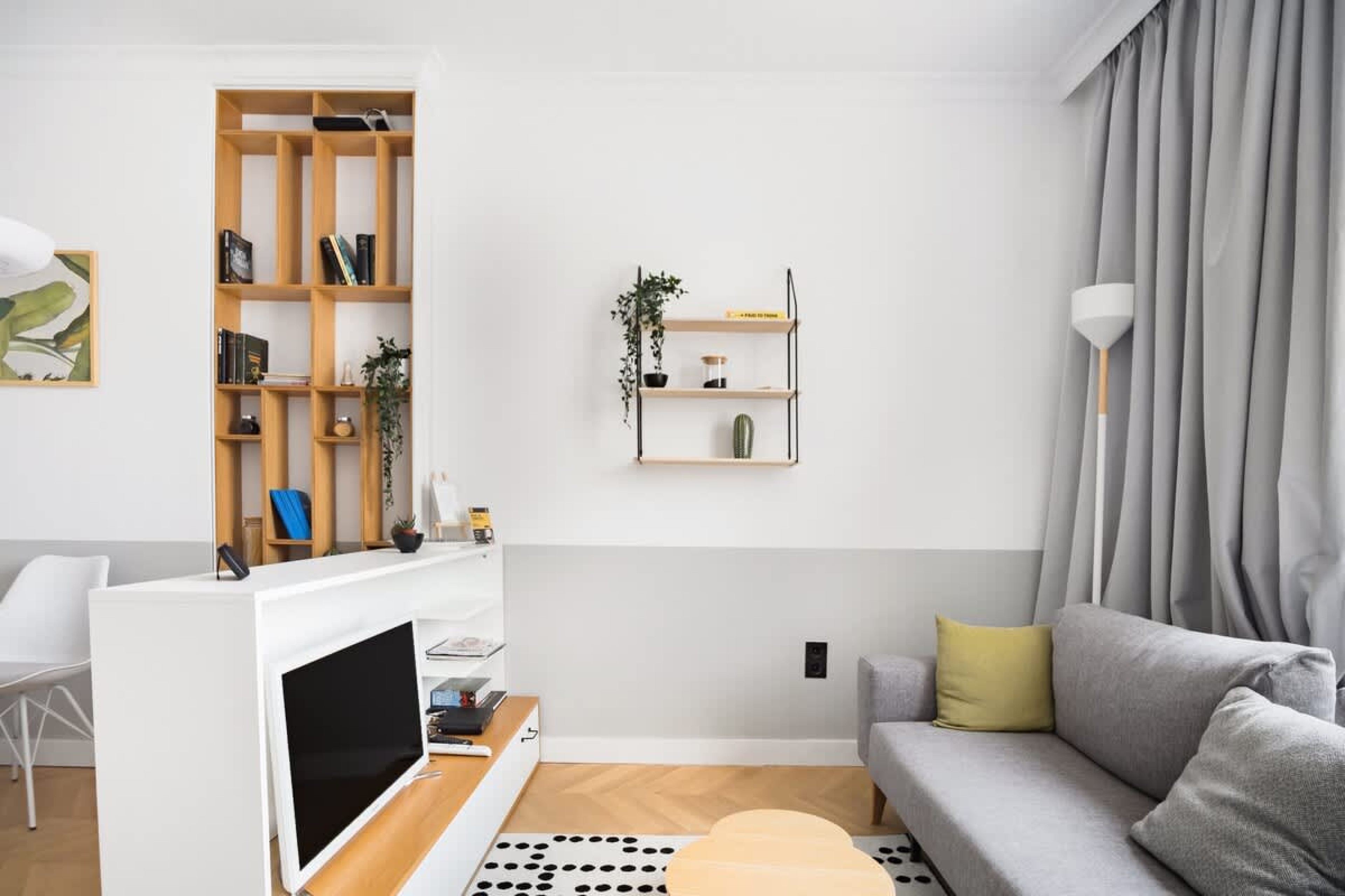 Scoutaround White Logo