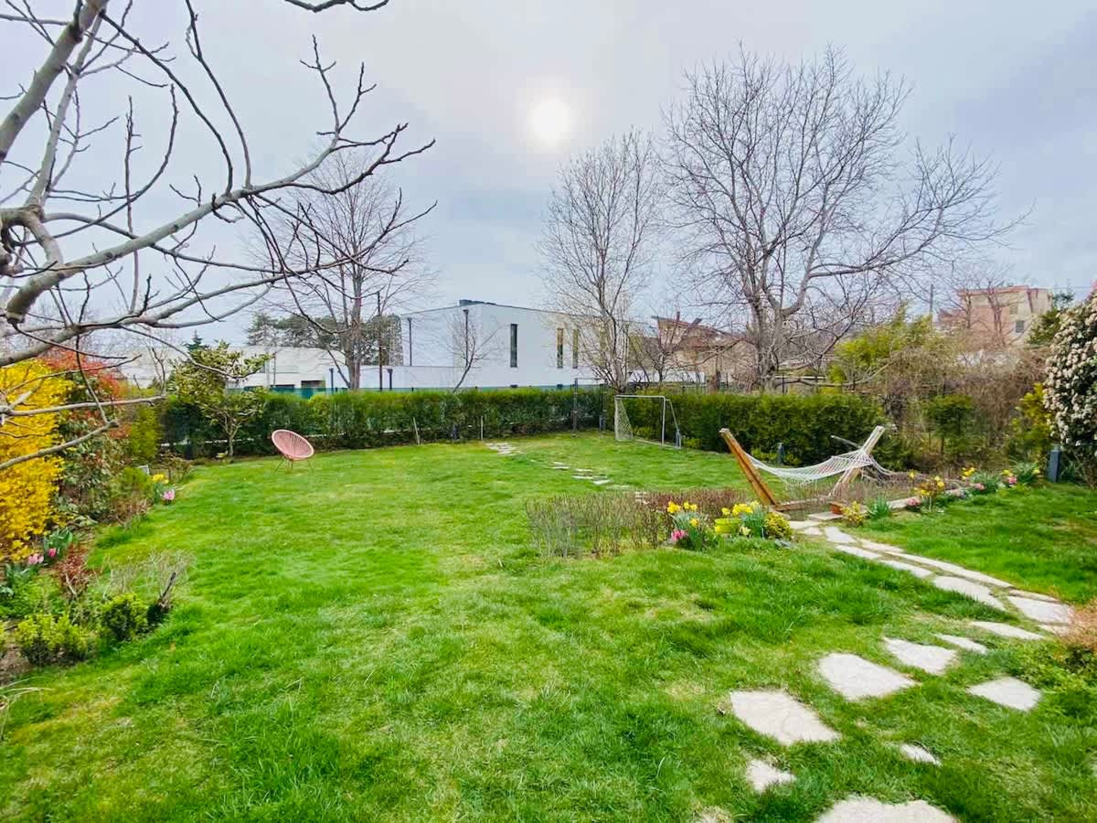 Scoutaround White Logo