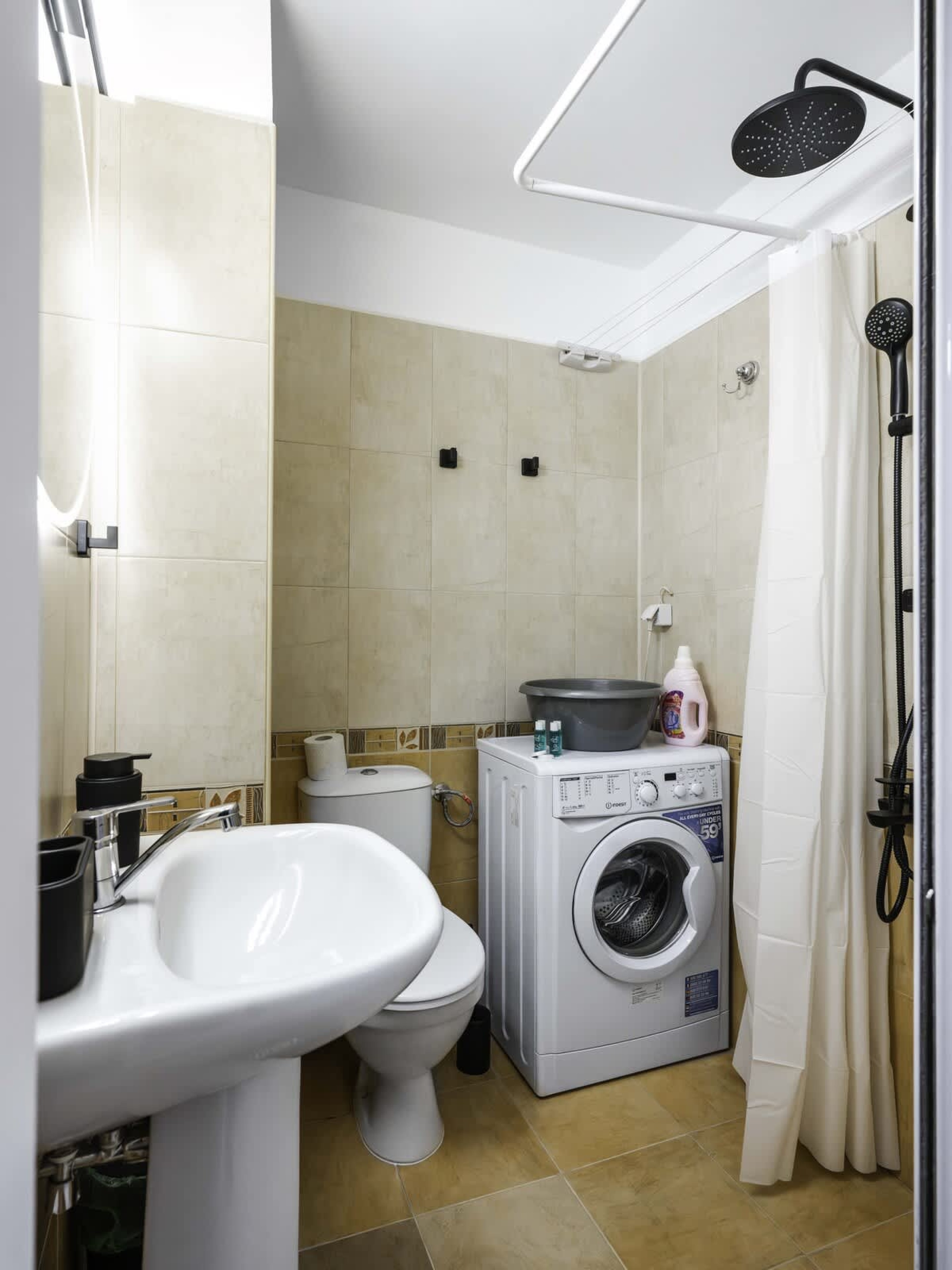 Scoutaround White Logo