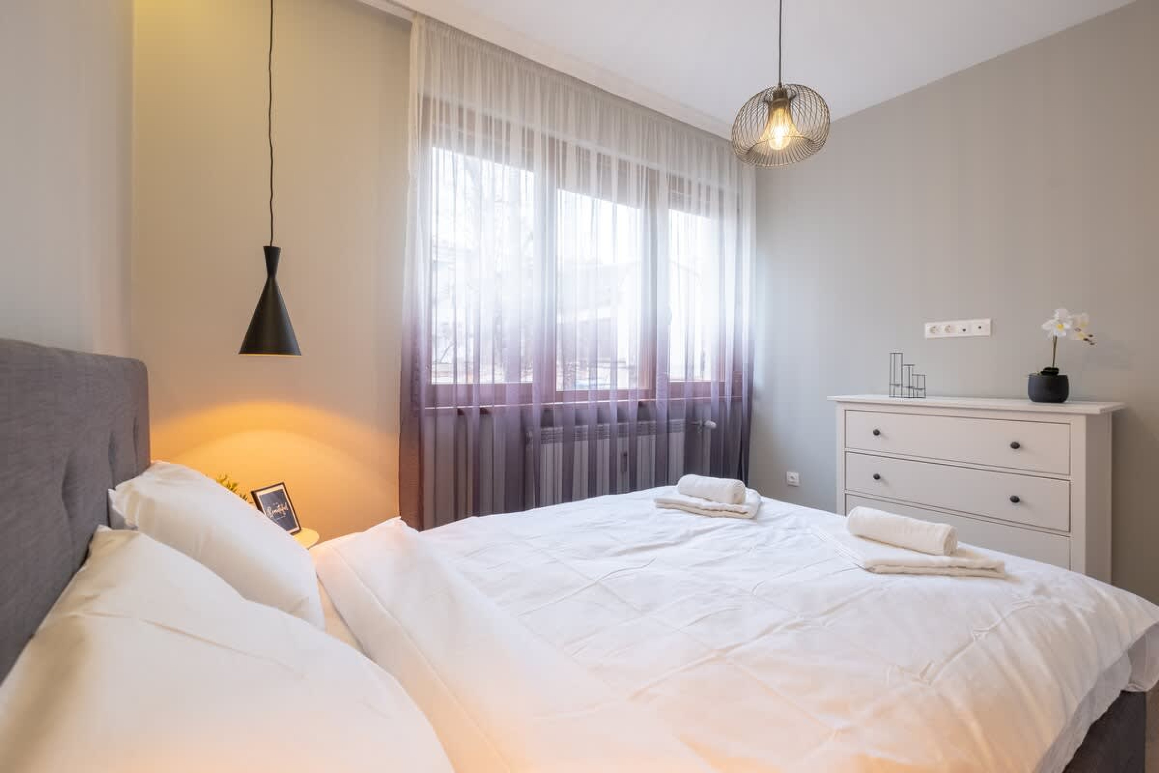 Scoutaround White Logo