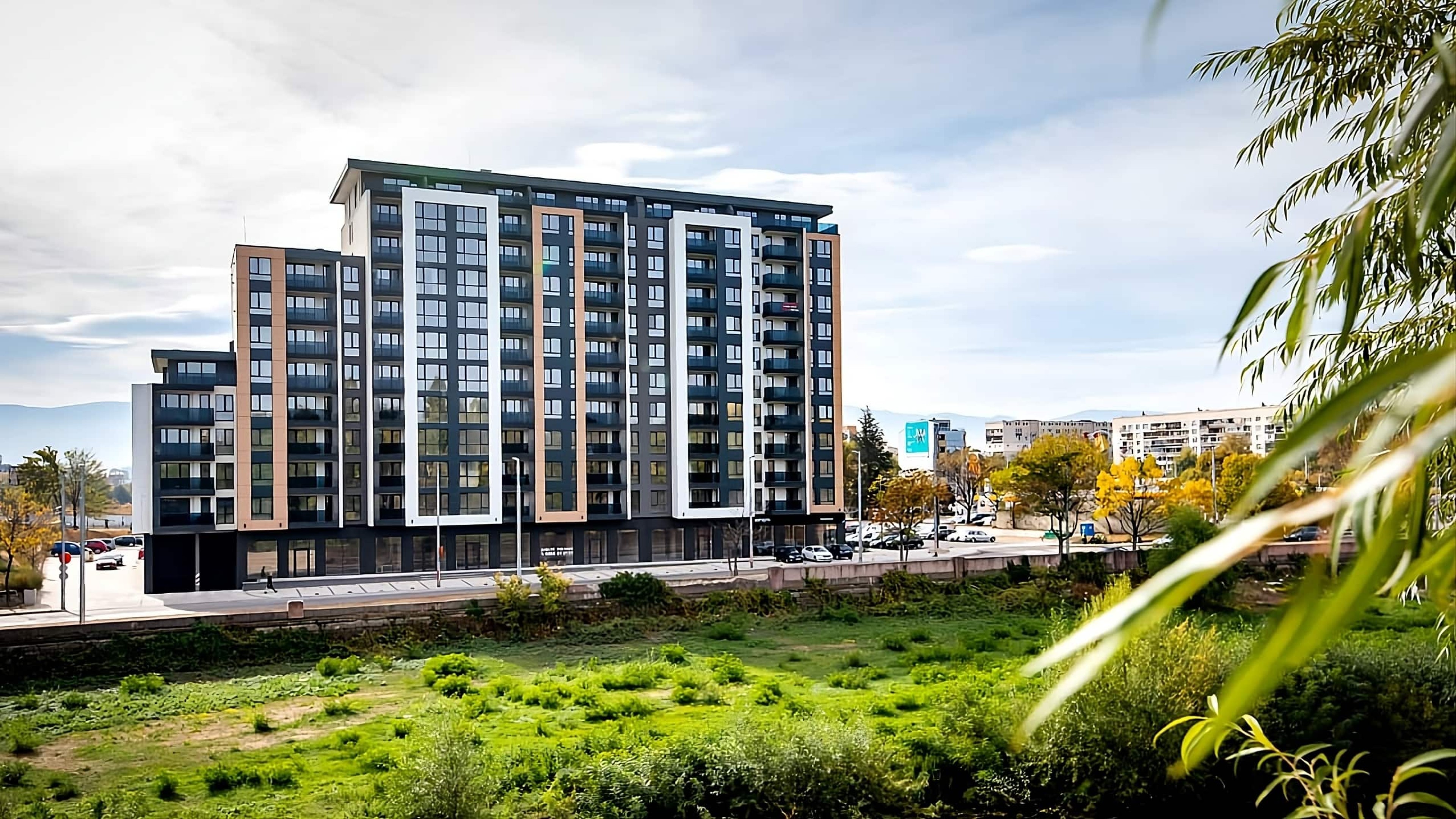 Luxury Apartment with Jacuzzi, River view &amp; Underground Parking - Photo 16