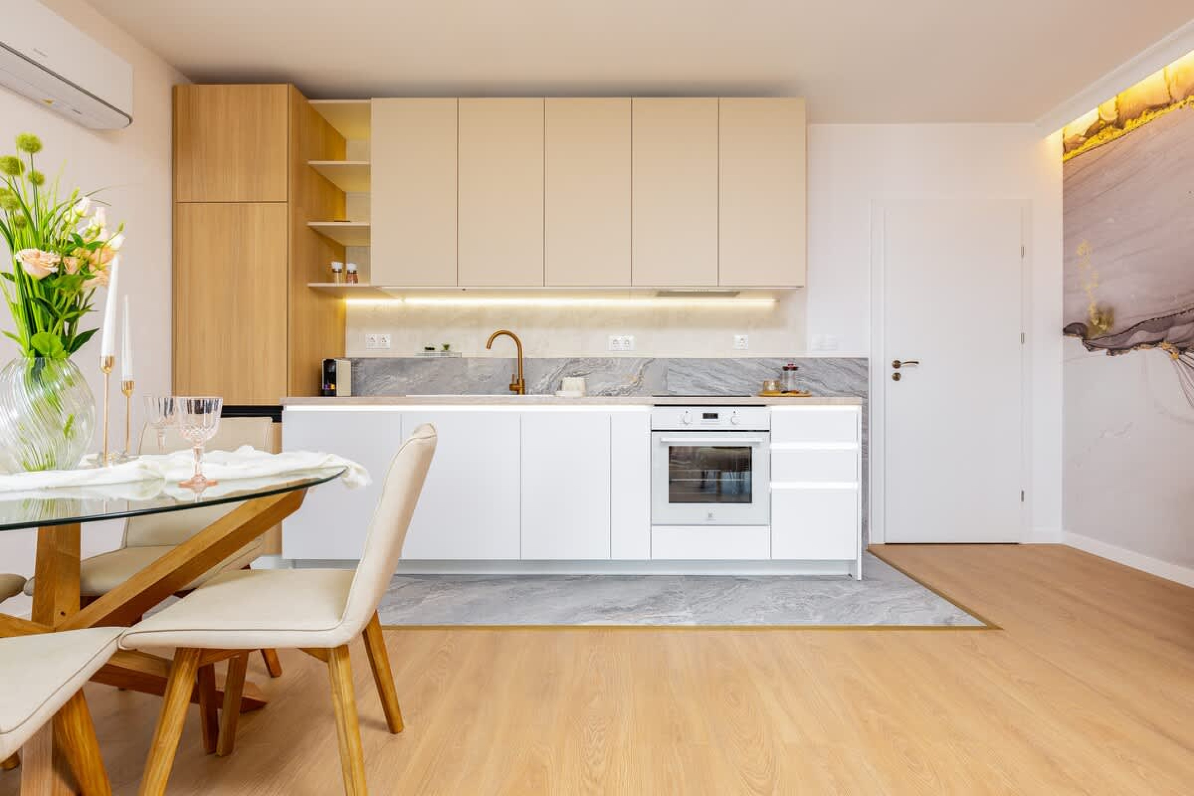 Scoutaround White Logo