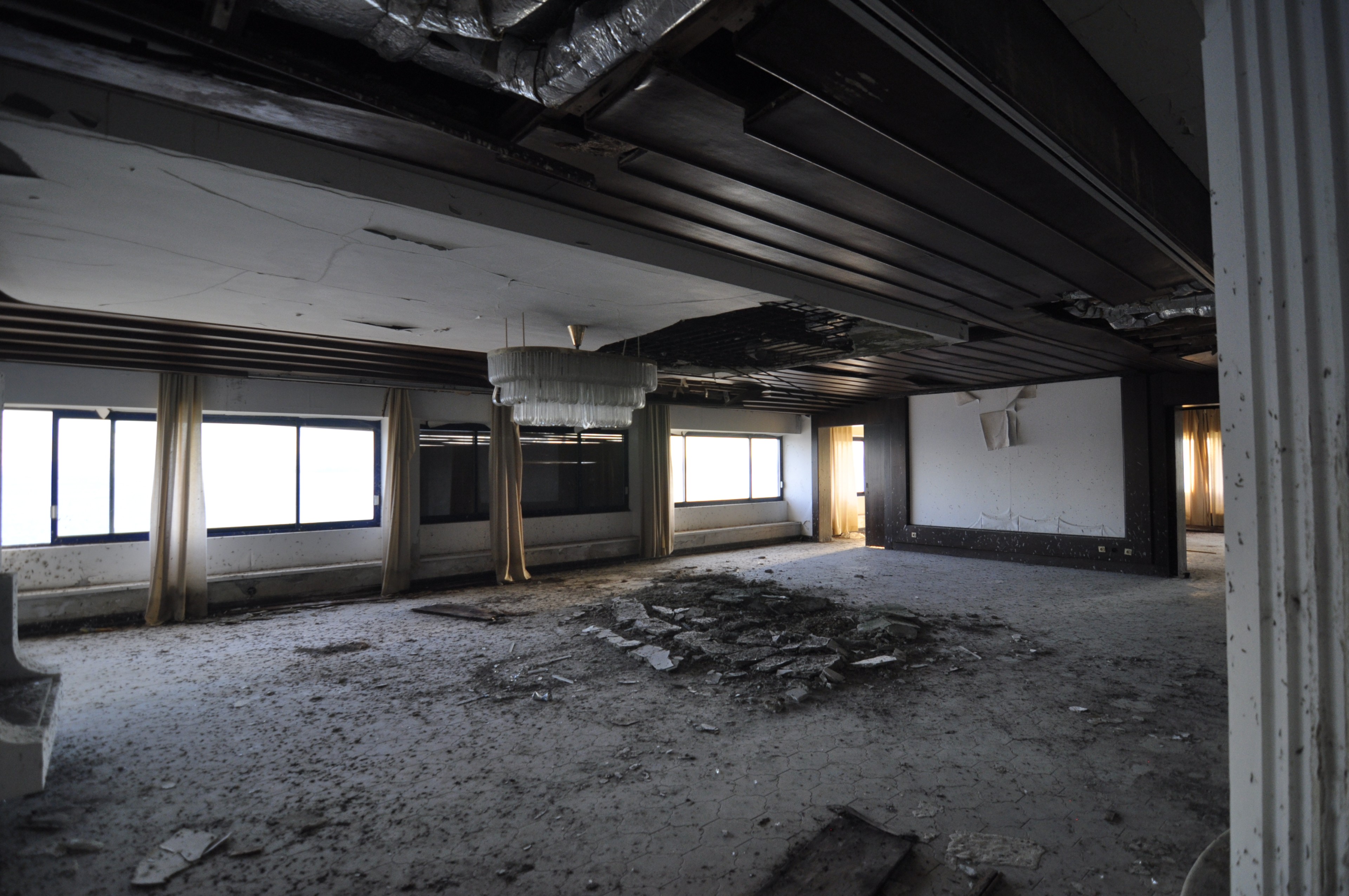 Scoutaround White Logo