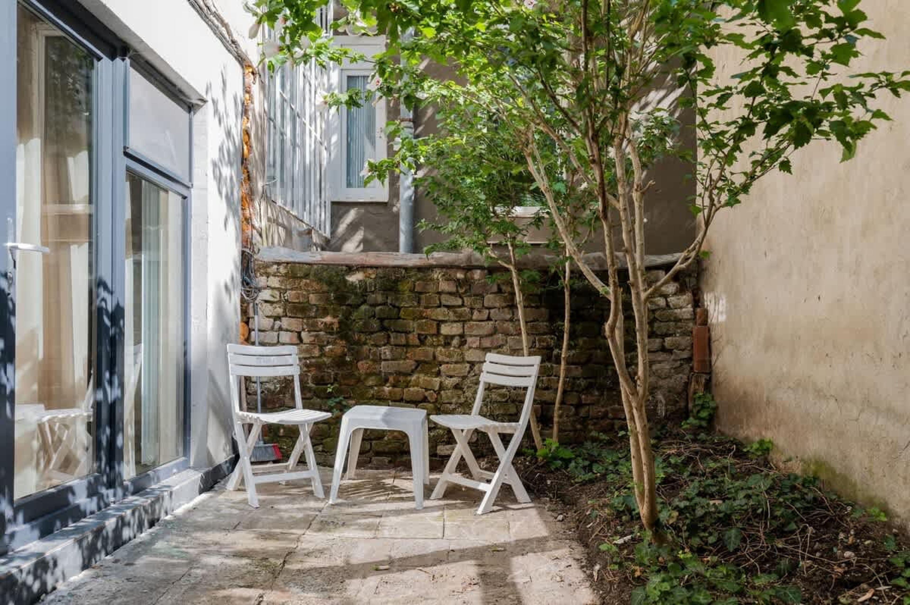 Scoutaround White Logo