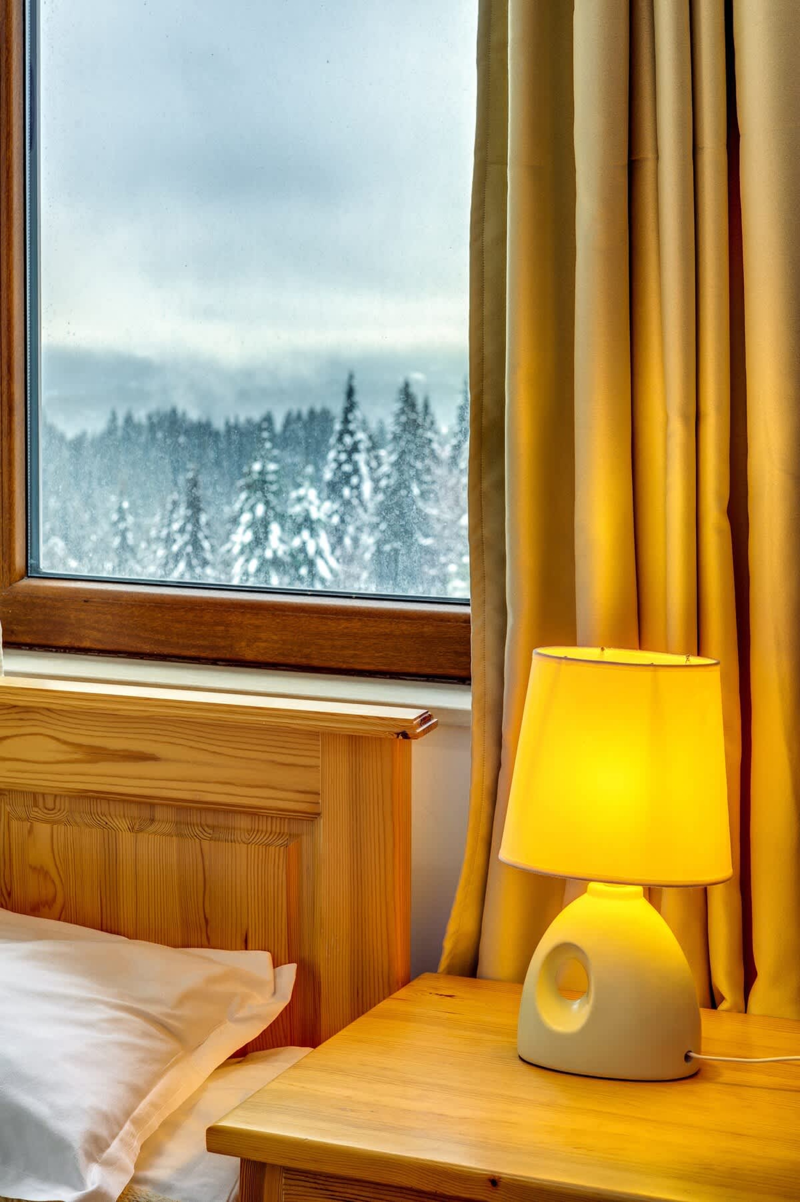 Scoutaround White Logo