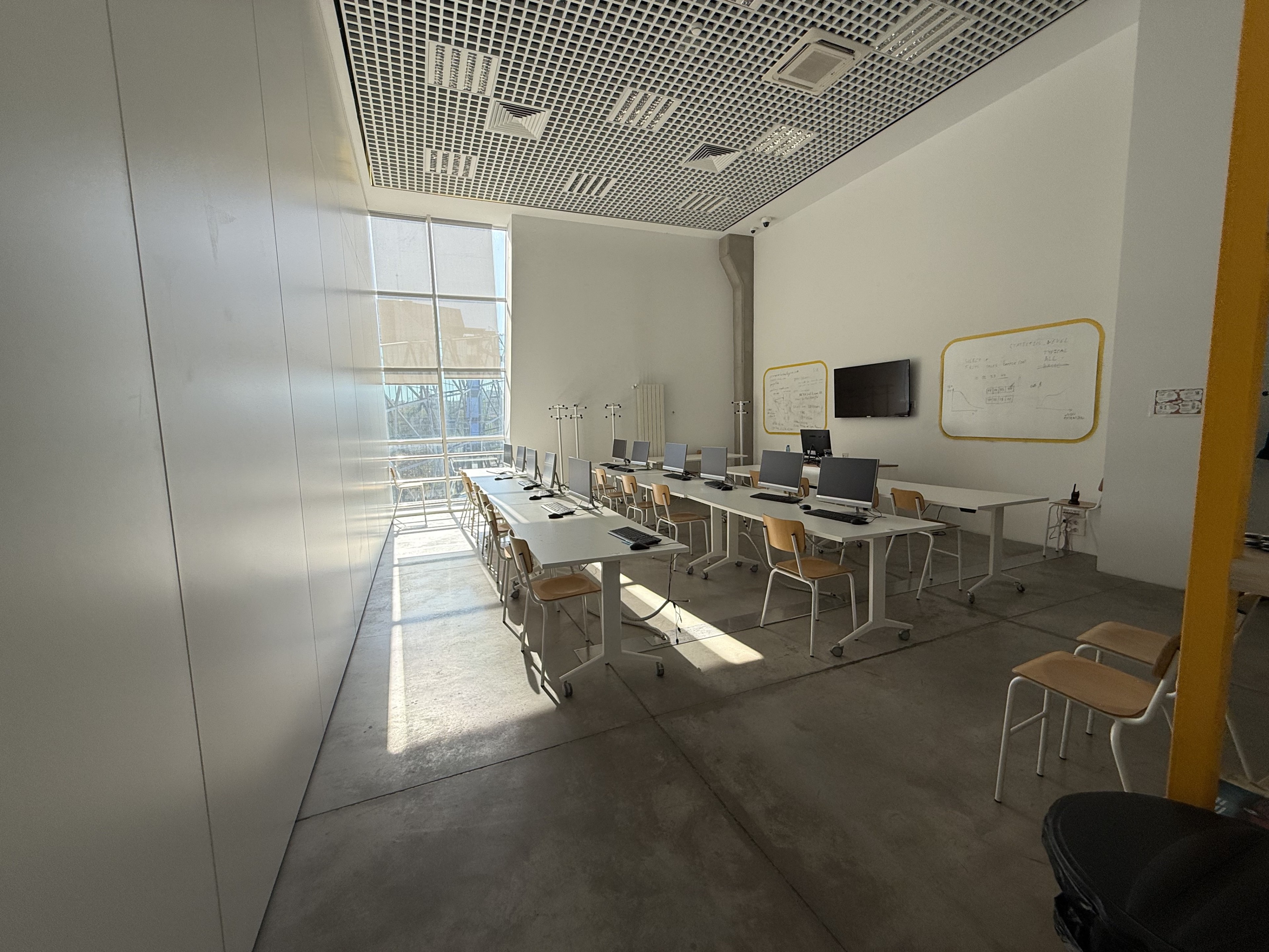 Scoutaround White Logo