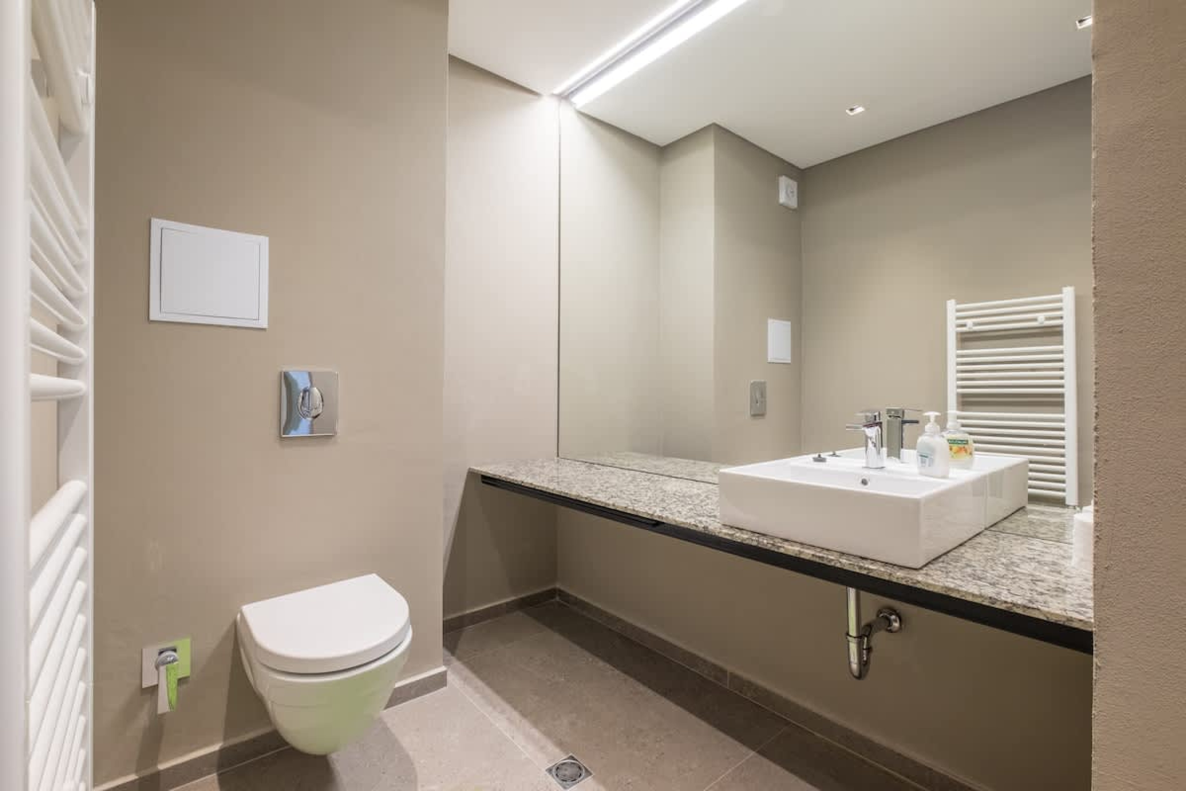 Scoutaround White Logo