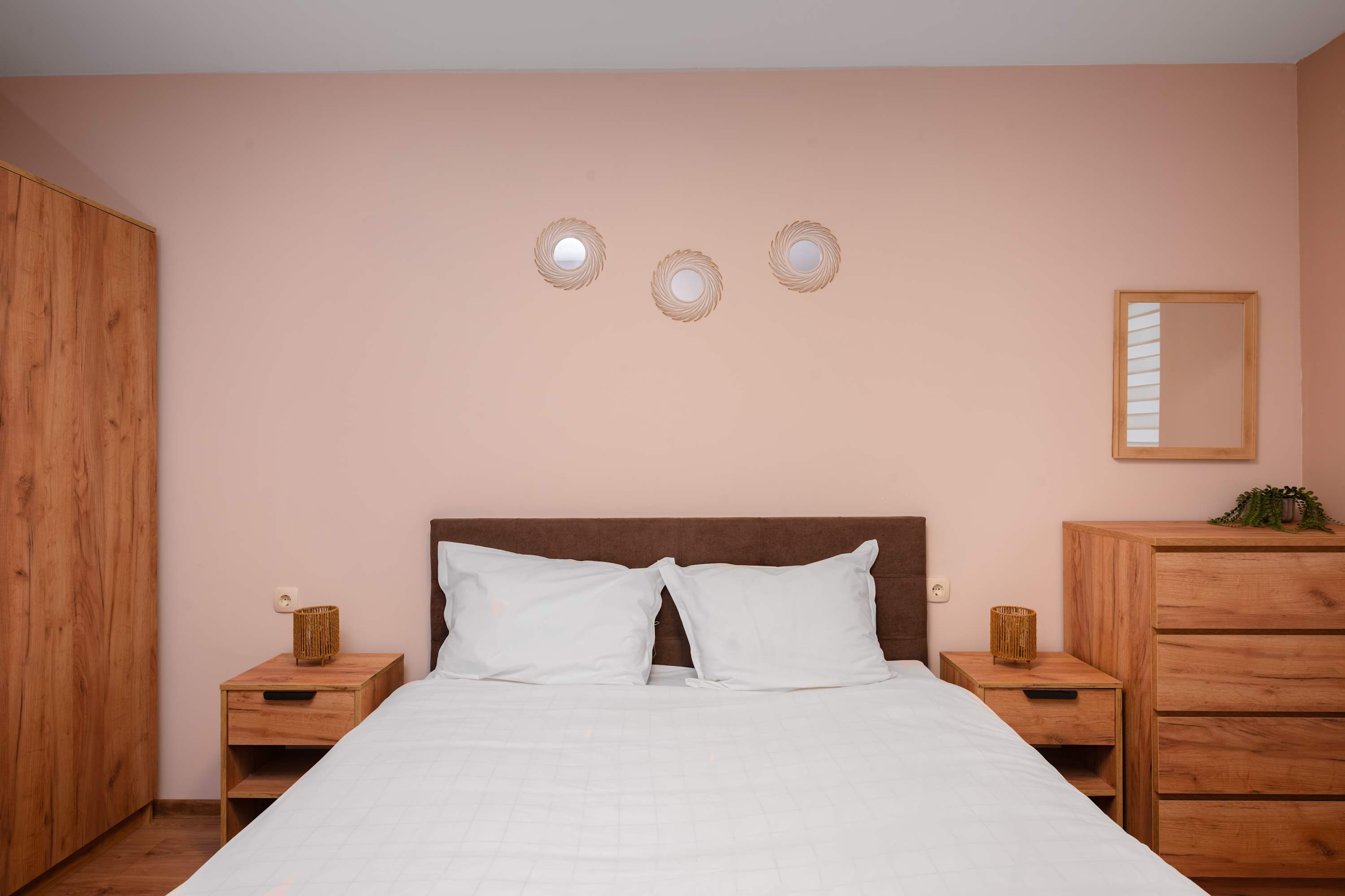 Scoutaround White Logo