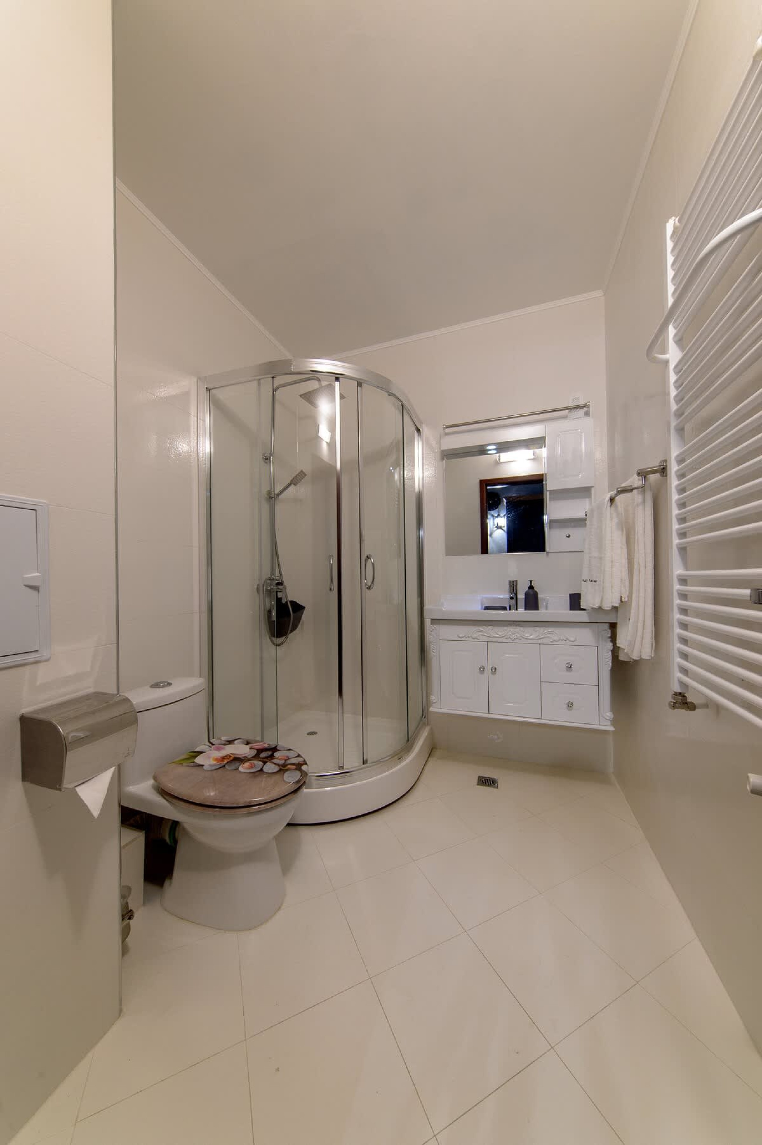 Scoutaround White Logo