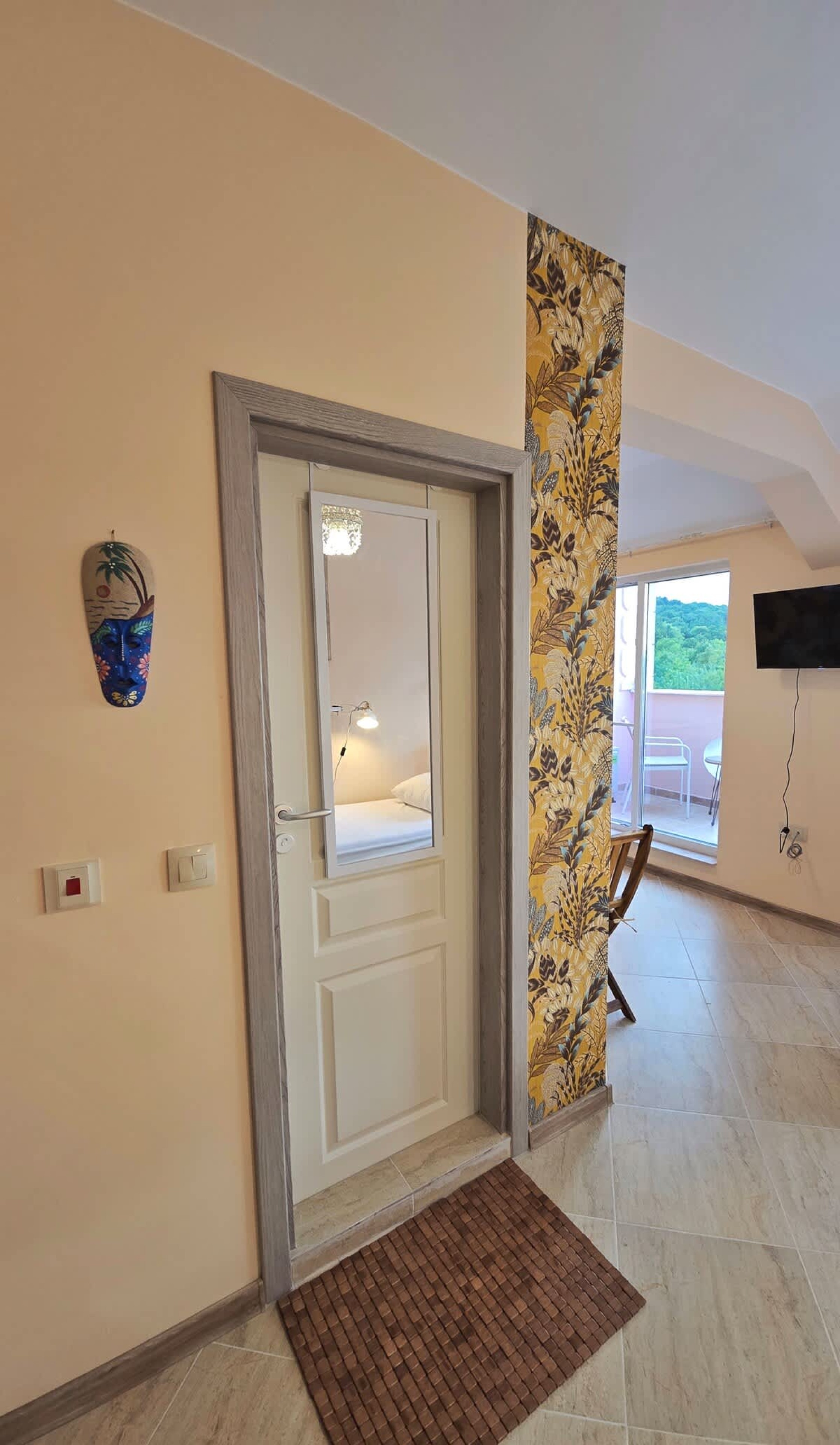 Scoutaround White Logo